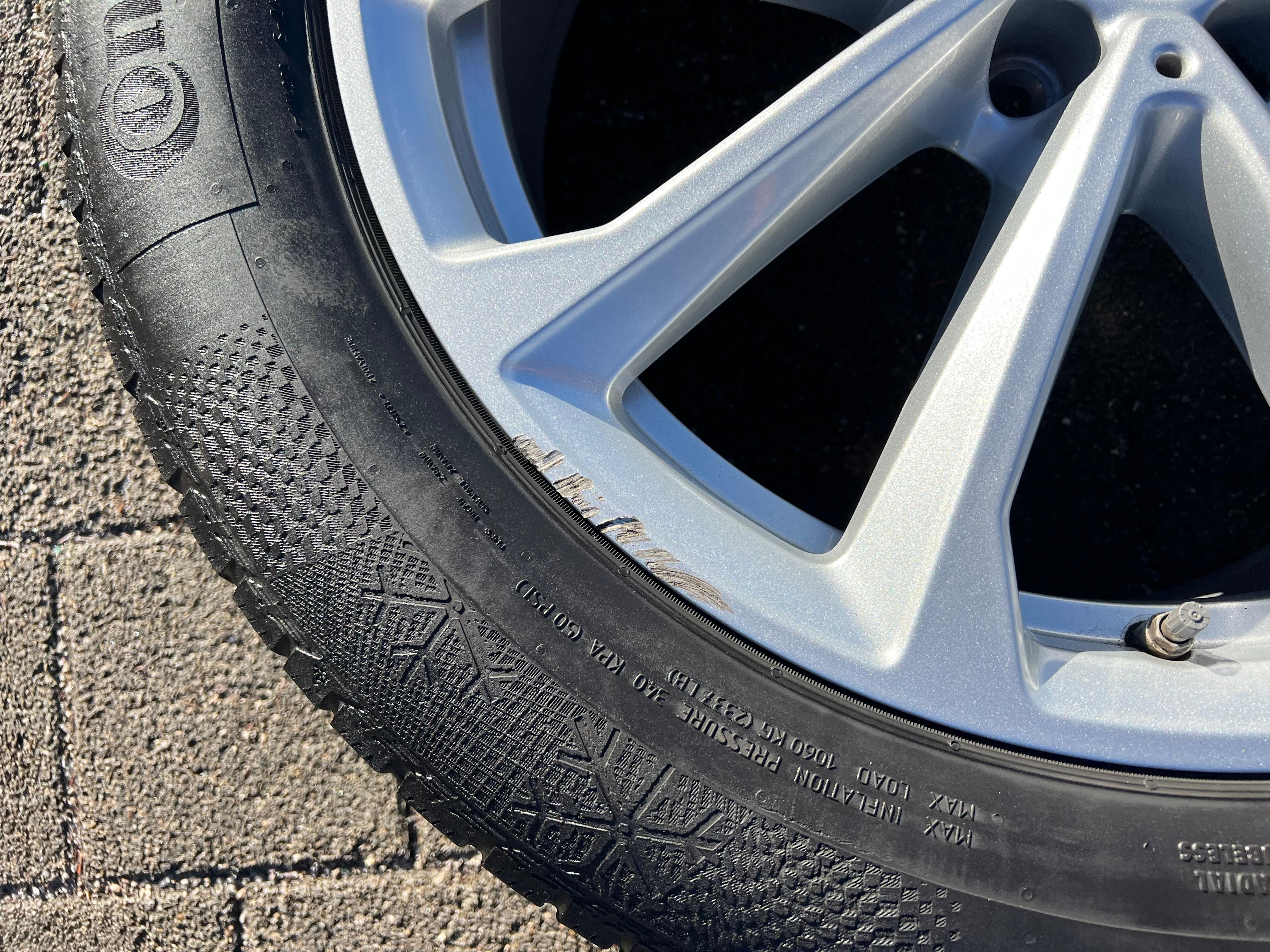 4 ORIGINAL 20" ALUFELGEN BMW X7 G07 6880688 STYLING 750 RDKS 8,5x20 ET35 FREIHAUS