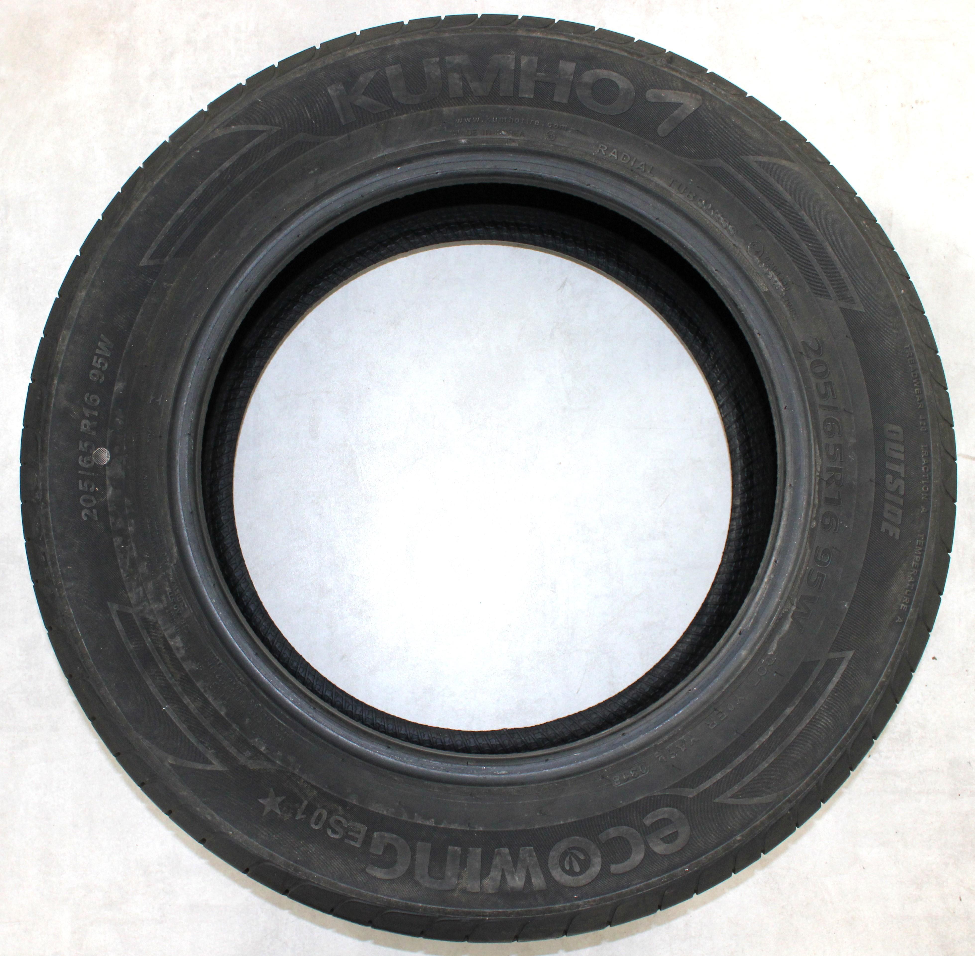 2 x 205/65R16 95W Sommerreifen Kumho EcoWing ES01 7-7,5mm 2018 *