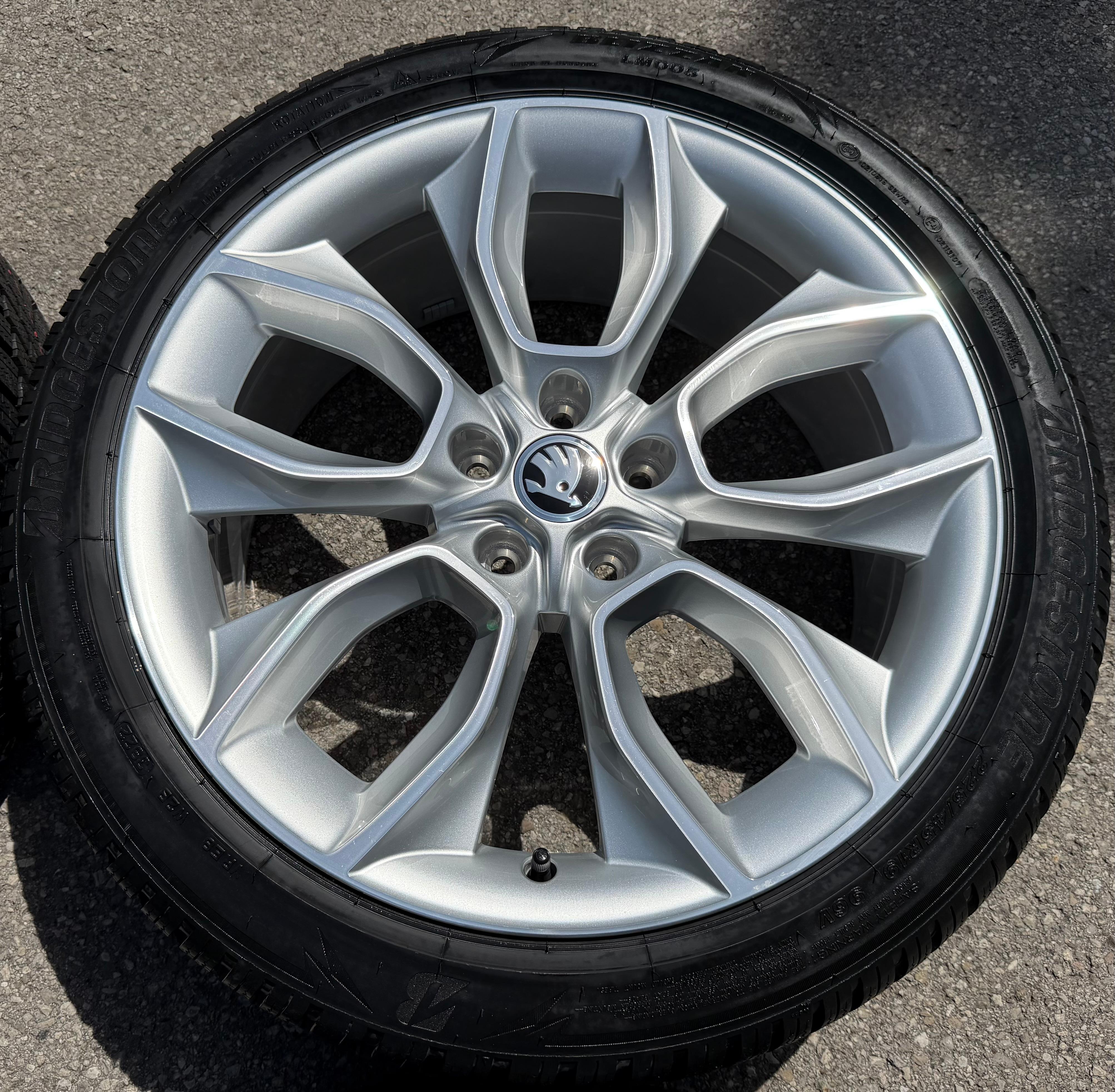 4 ORIGINELE 19" ALUMINIUM WINTERWIELEN SKODA KAROQ 57A601025G 225/45R19 96V NIEUW