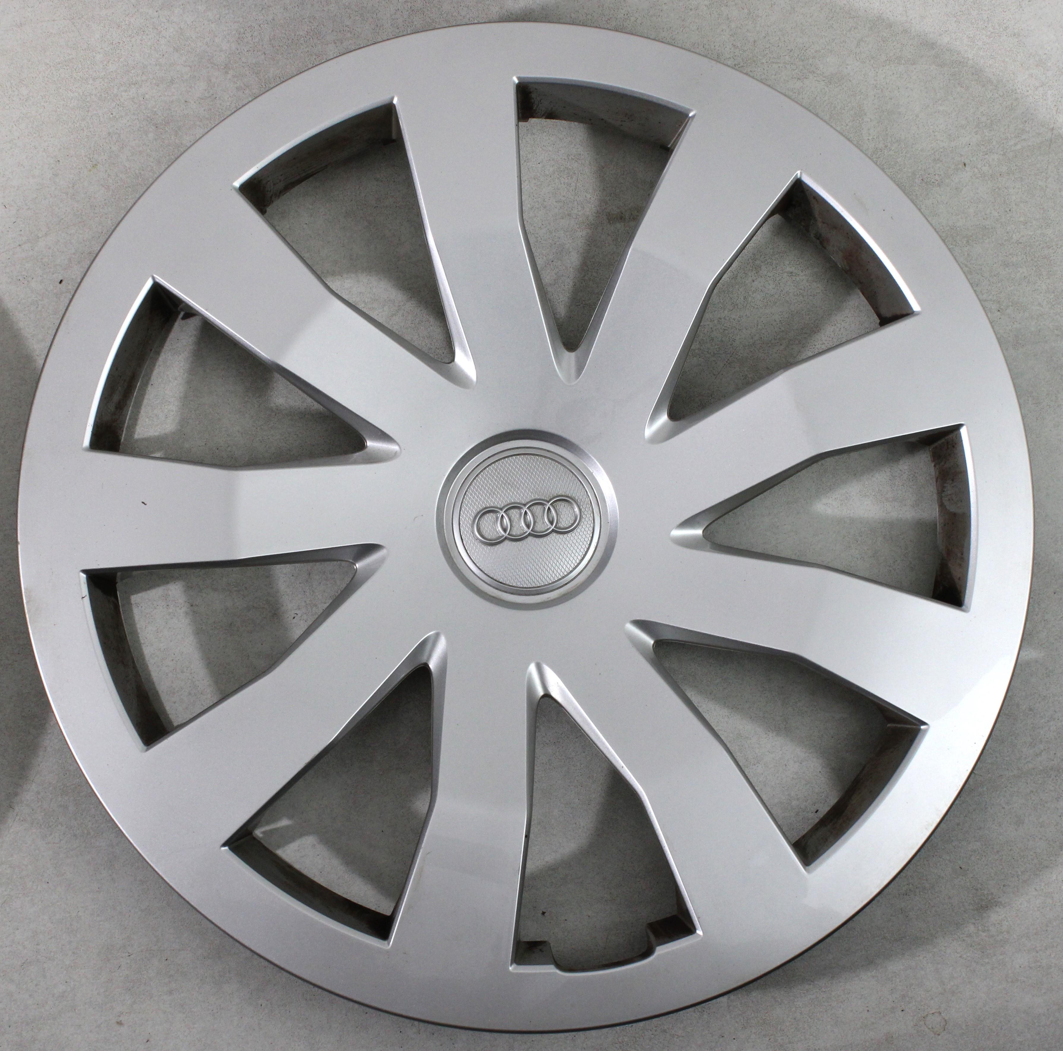 4 TAPACUBOS ORIGINALES DE 15" AUDI A1 GB 82A601147 15 PULGADAS