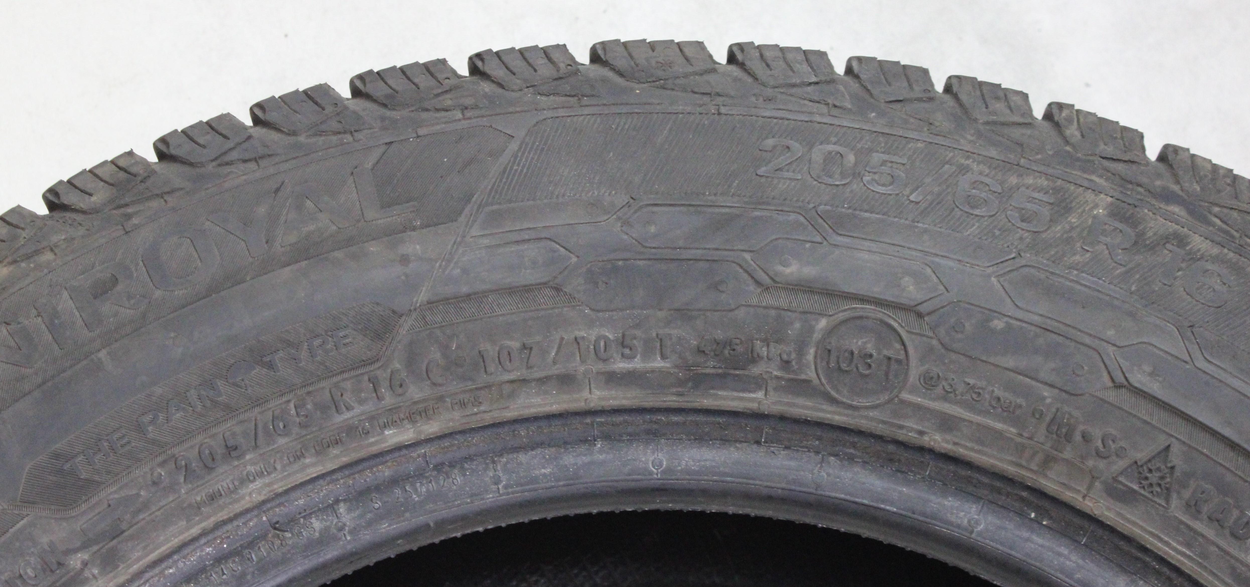 2 x 205/65R16C 107/105T Winterreifen Uniroyal Snow Max 3 5,5-6mm 2021