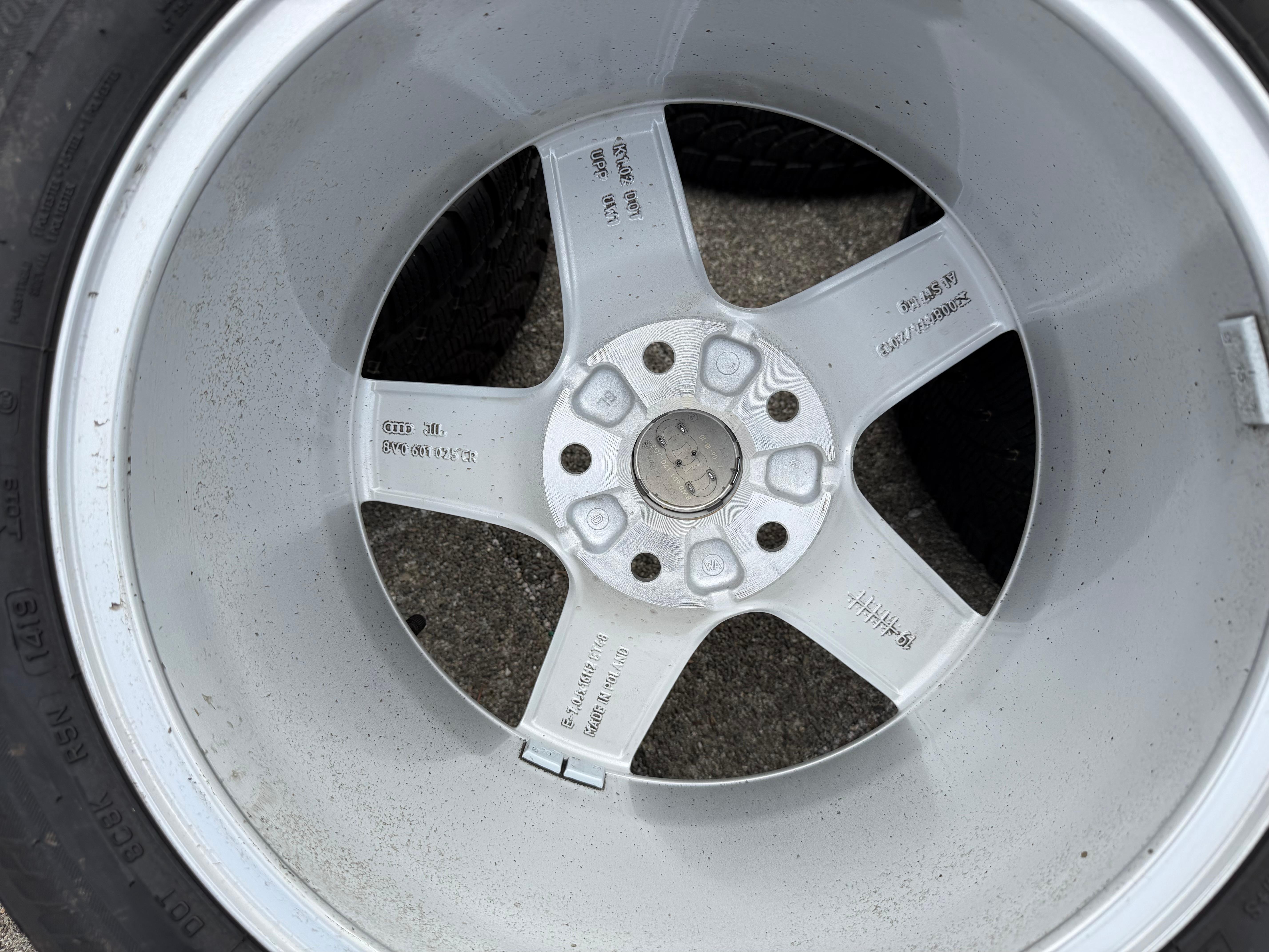 4 Original 16" Alu Winterräder Audi A3 8V 8V0601025CR 205/55R16 91H Bridgestone