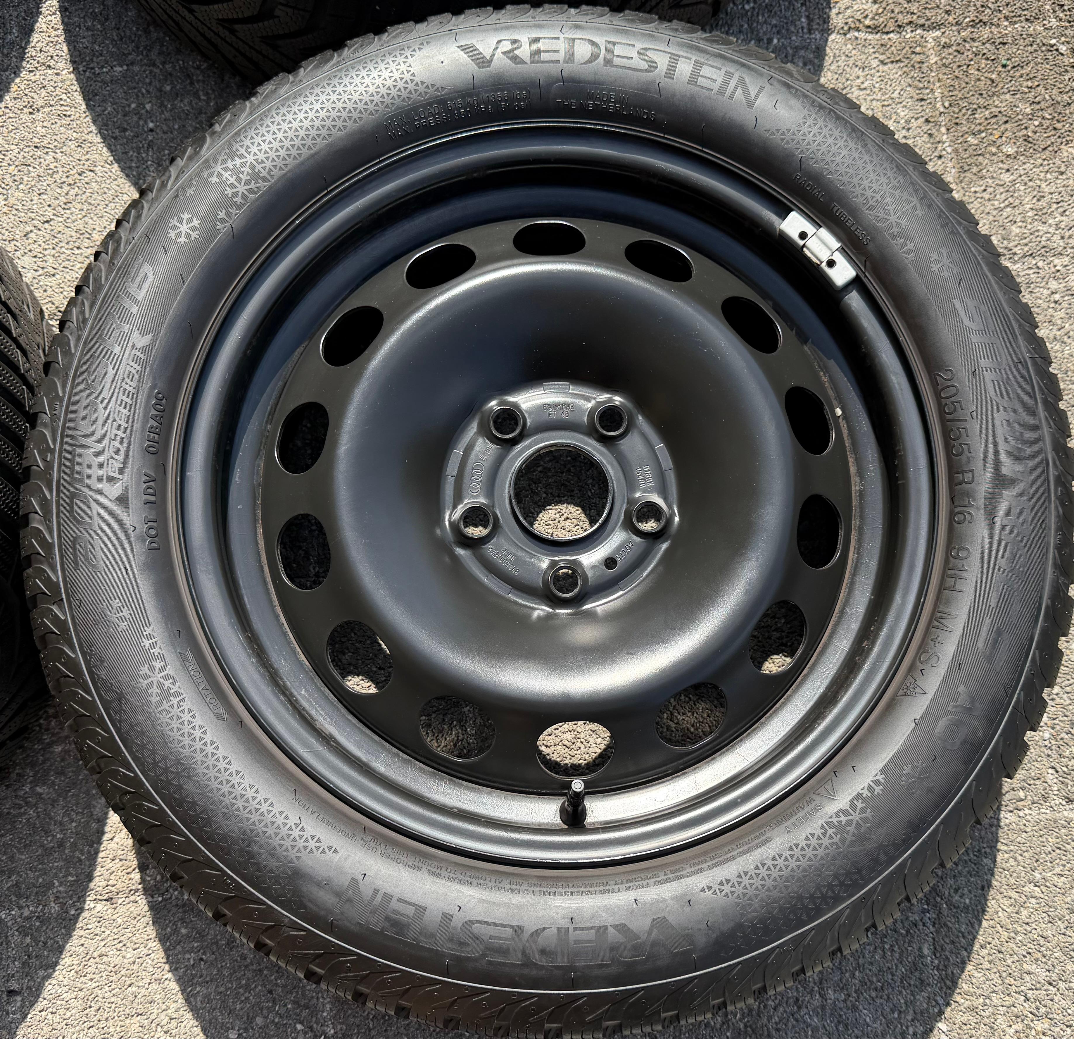 4 Winterräder Audi A3 8V Sportback Cabrio  205/55R16 91H Vredestein 8V0601027A