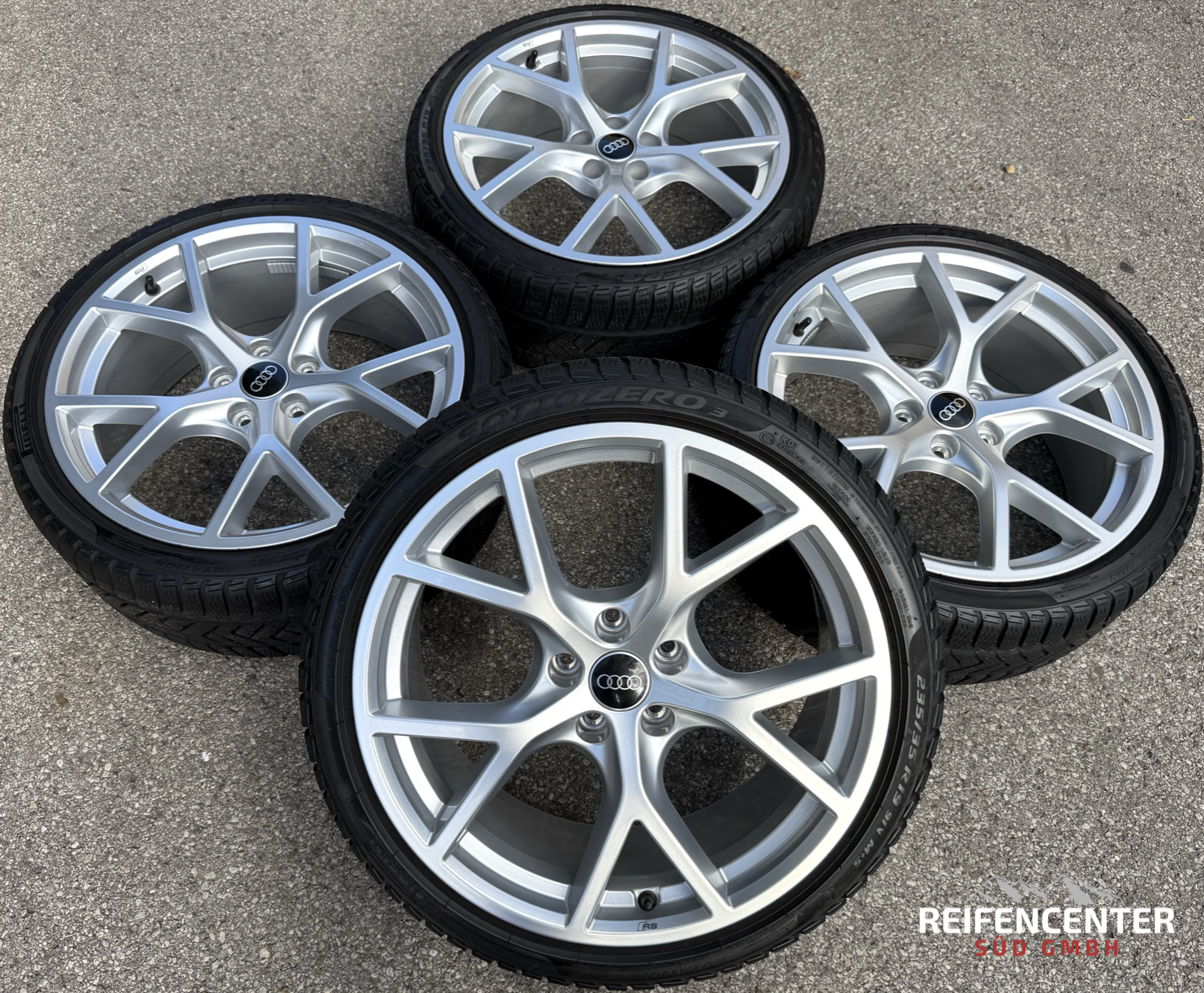 4 ruedas de invierno de aluminio originales de 19" para Audi RS3 8Y 8Y0601025BT 235/35R19 91V PIRELLI