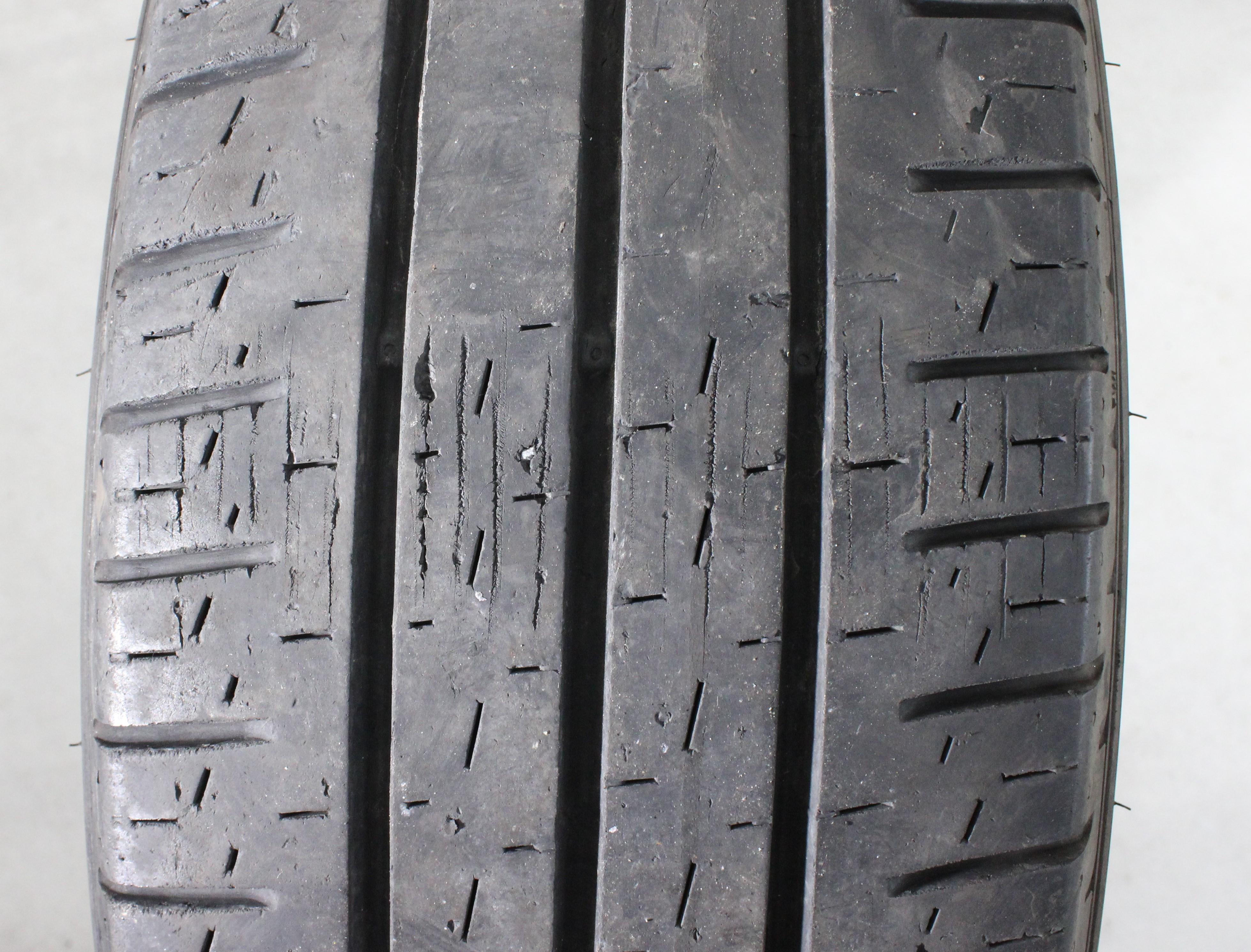 4 x 215/70R15C 109/107S Sommerreifen Pirelli Carrier 2x6-6,5mm/2x8-8,5mm 2019