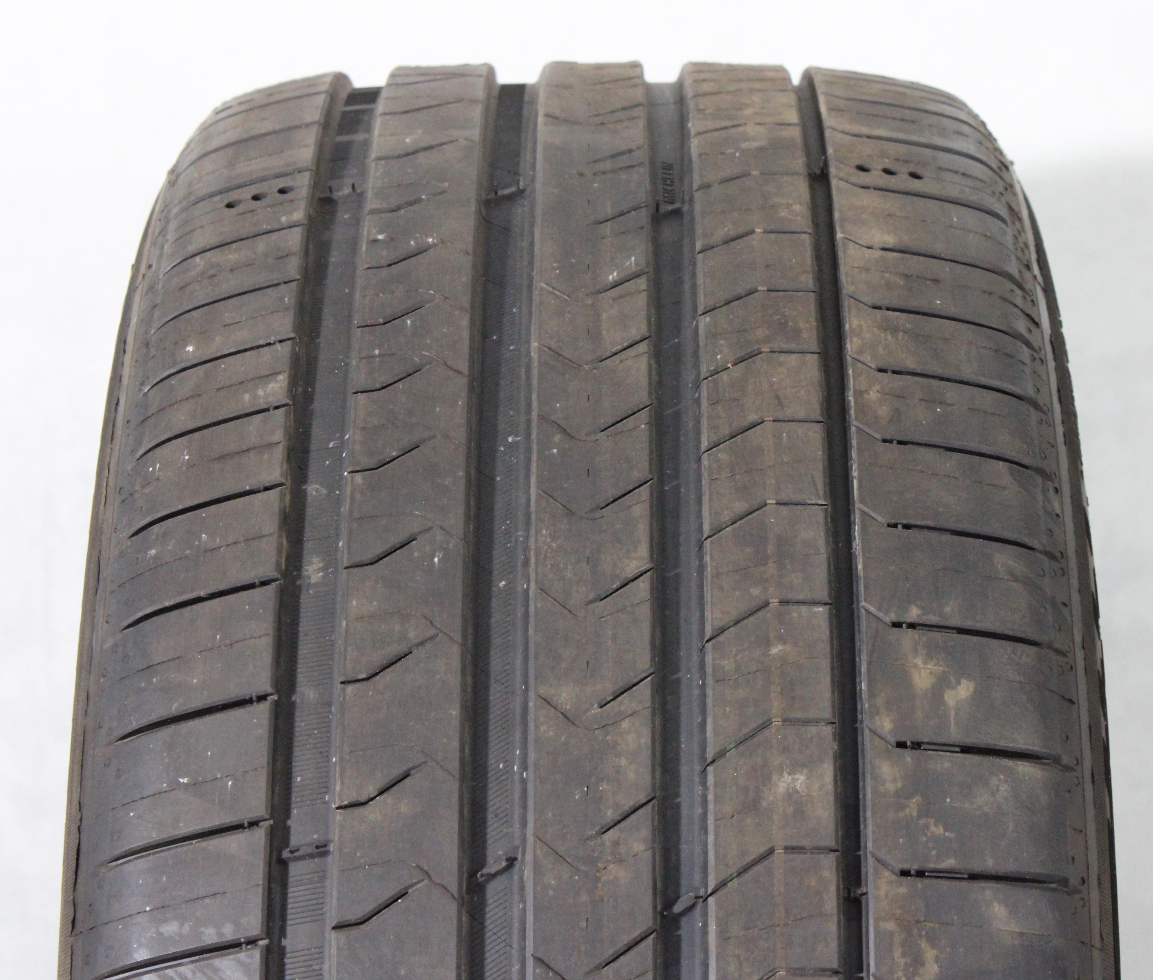 1 neumático de verano Michelin Pilot Sport 5 AO1 255/40R20 101Y, 5,5-6 mm, 2022 XL