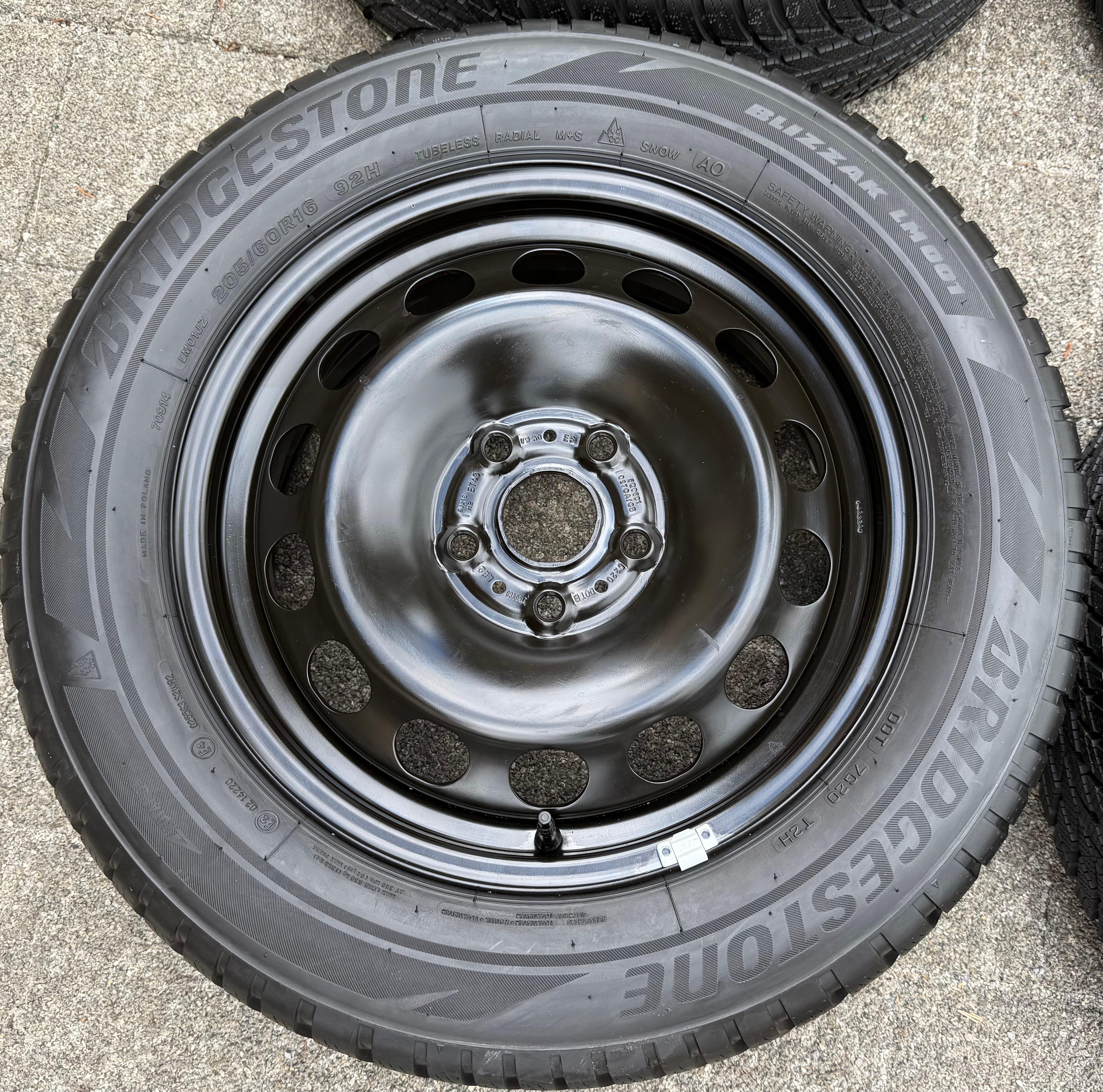 4 Winterräder Audi Q2 GA VW T-Roc  205/60R16 92H Bridgestone 5Q0601027AM
