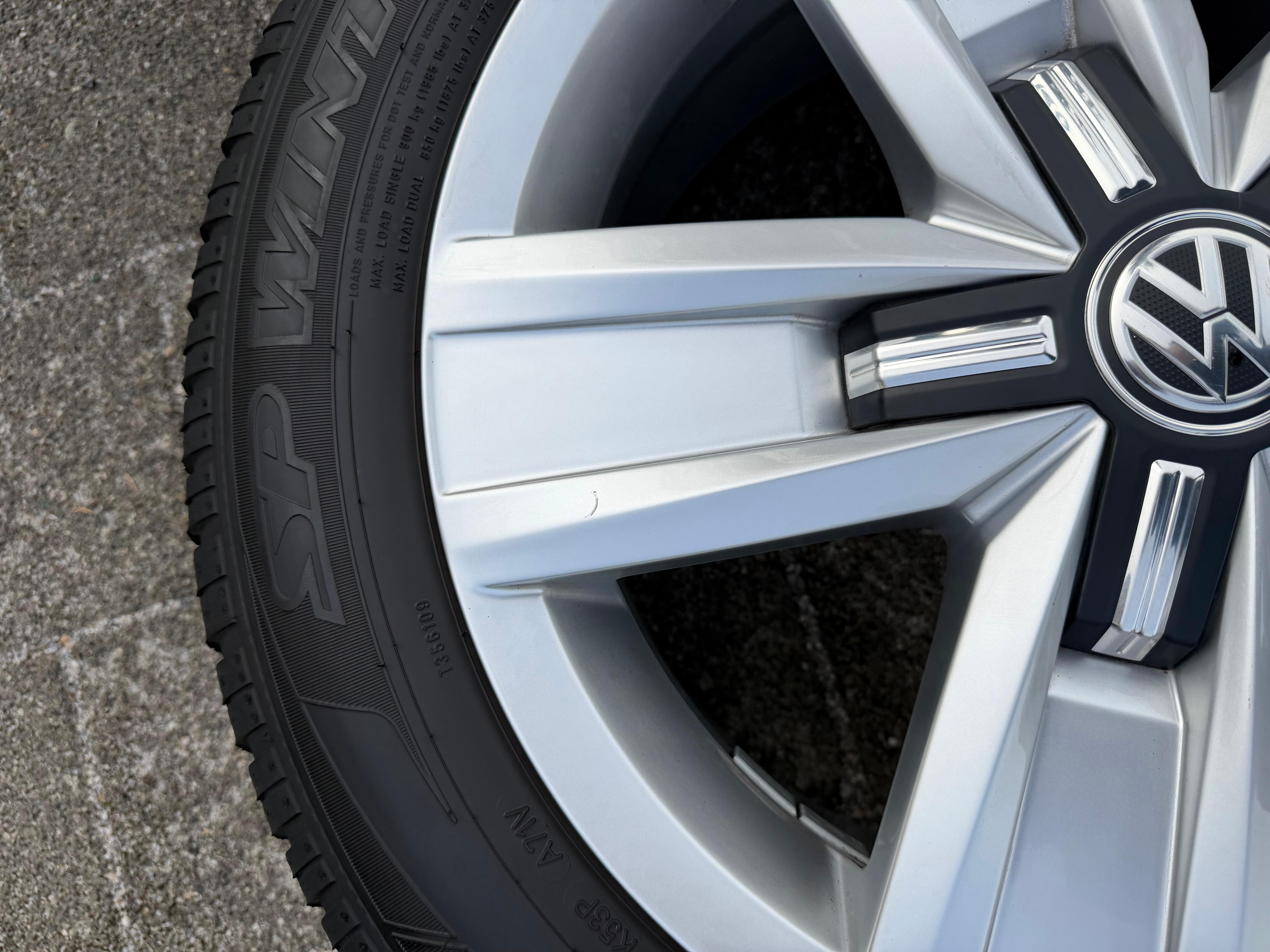 4 ruedas de invierno de aleación originales de 17" para VW BUS T5 T6 T6.1 7E0601025P Devonport 215/60R17C