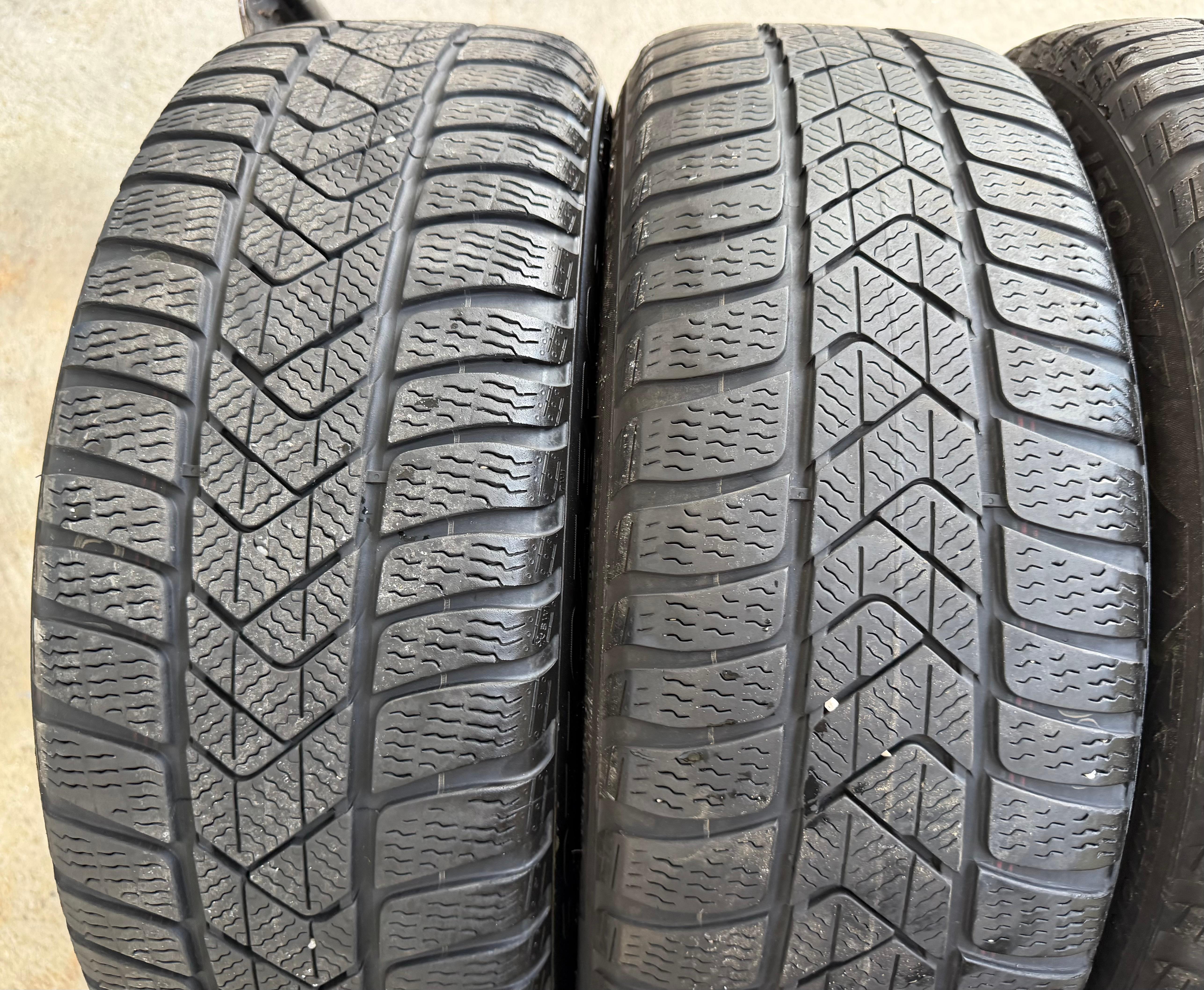 4 Original 17" Alu Winterräder Audi A3 S3 8Y 8Y0601025L 205/50R17 93H Pirelli
