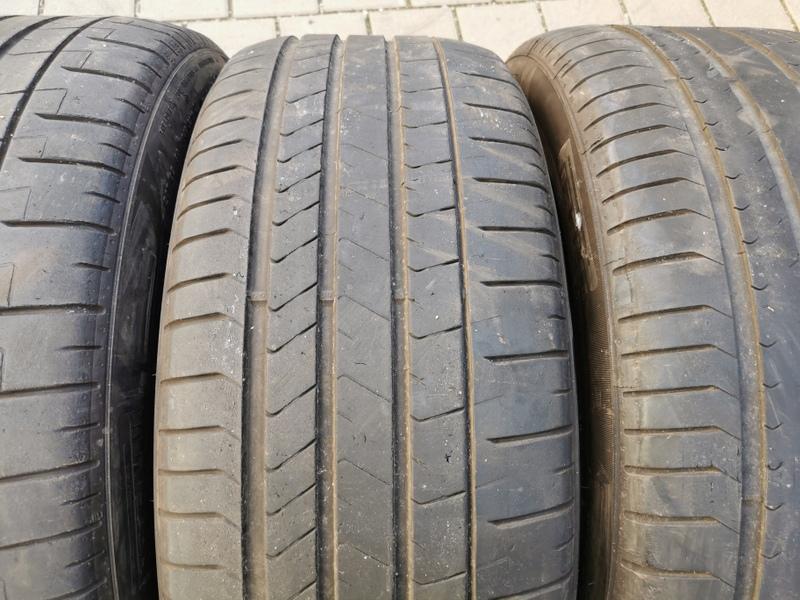 2 x 255/45R20 105Y 2 x 265/45R20 105Y Zomerbanden Pirelli Pzero PZ4 5-5,5mm 2019