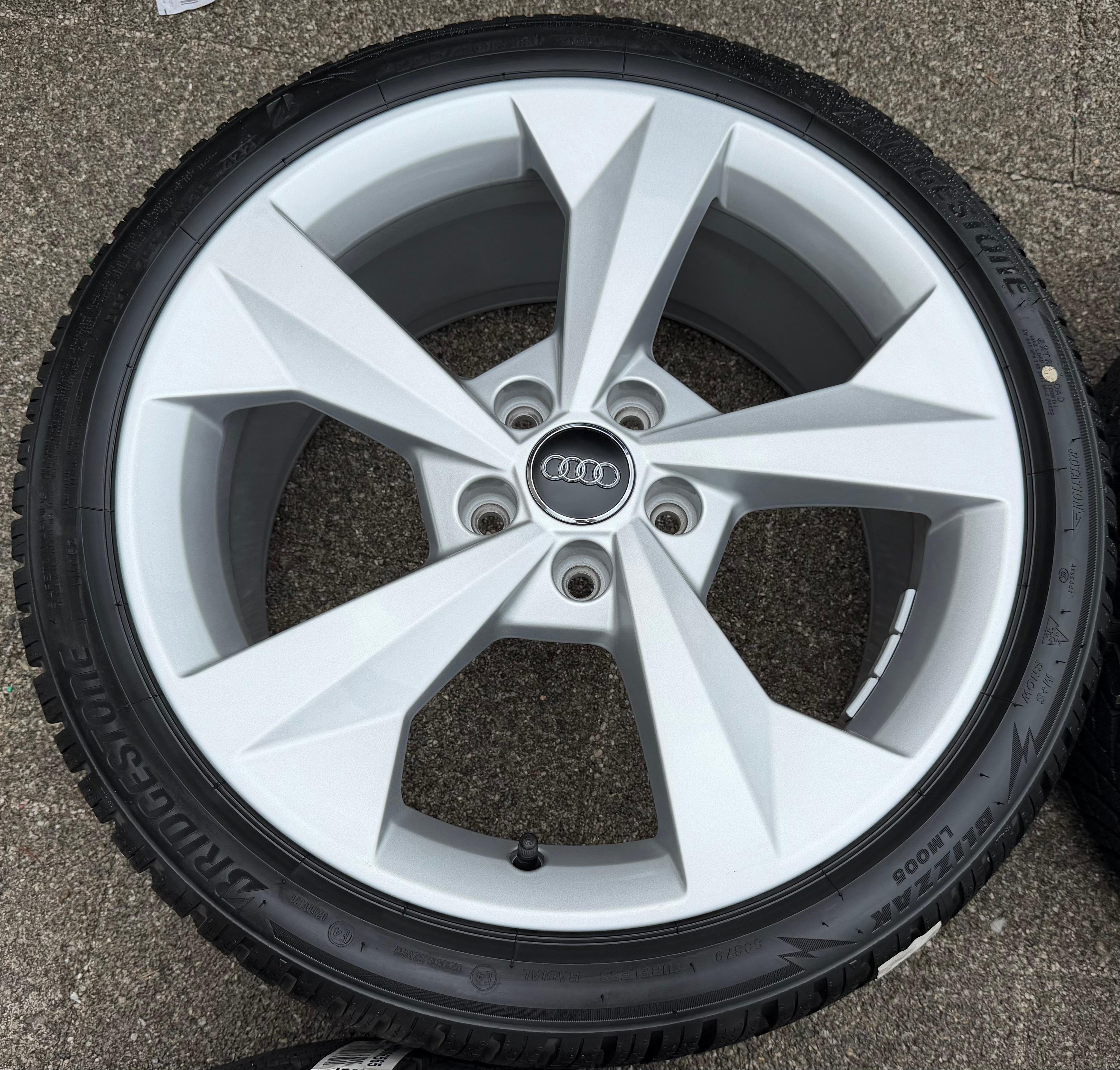 4 Original 18" Alu Winterräder Audi A3 S3 8Y 8Y0601025J 225/40R18 92V Bridgestone 2021