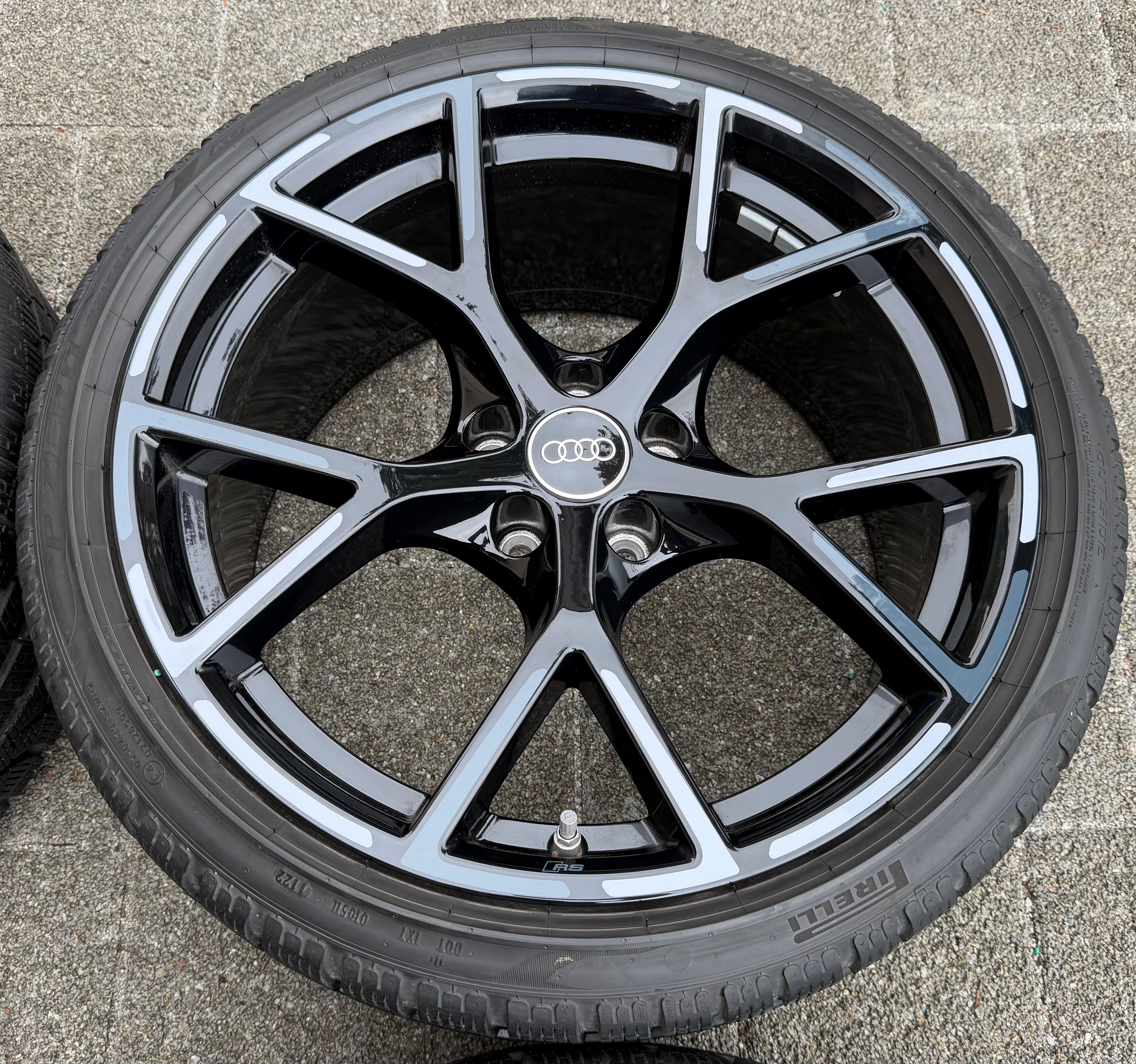 4 Original 19" Alu Winterräder Audi RS3 8Y 8Y0601025BQ 8Y0601025BP Pirelli