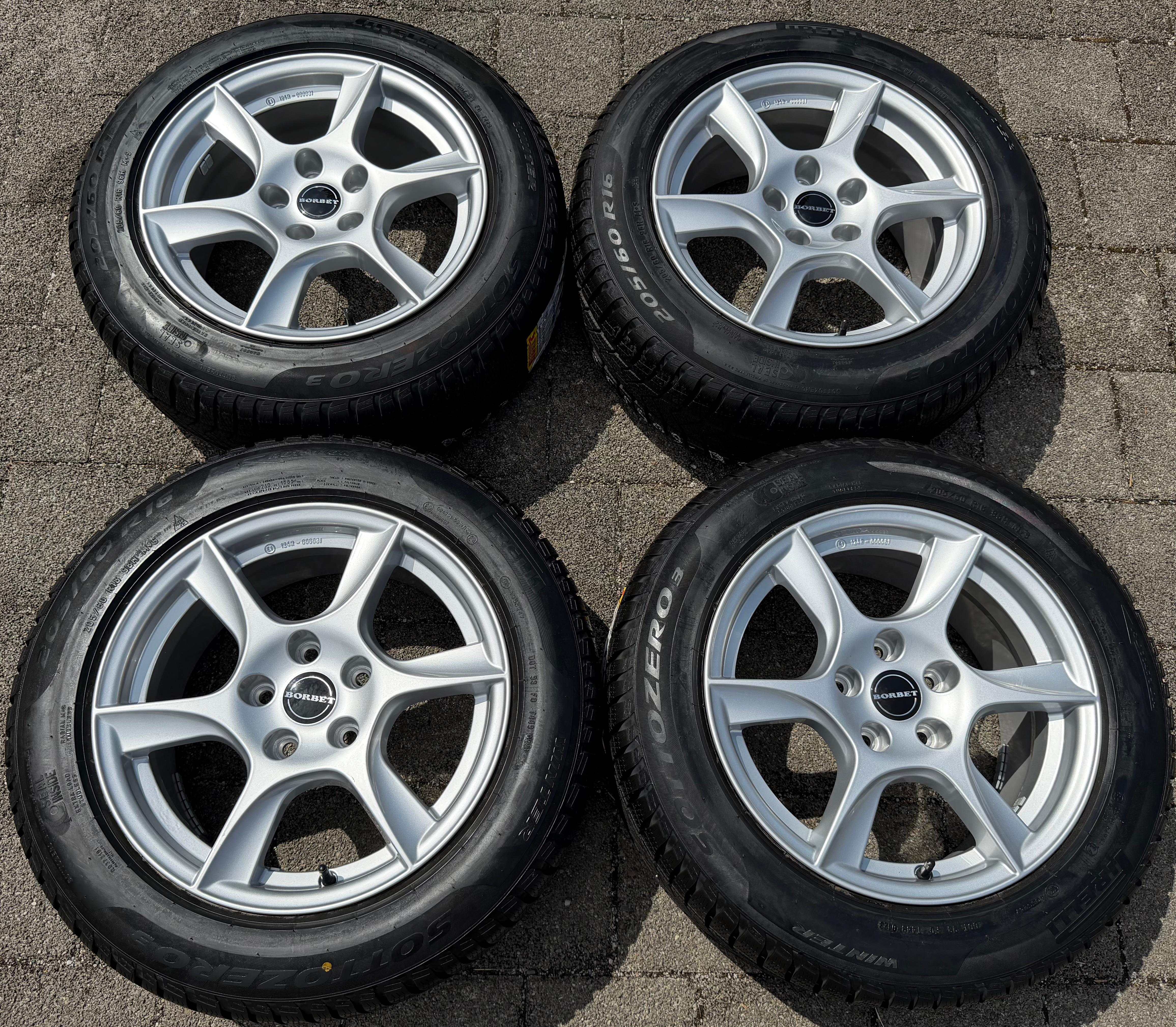 4 Alu Winterräder Audi A4 8K B8 B81 205/60R16 96H Pirelli NEU