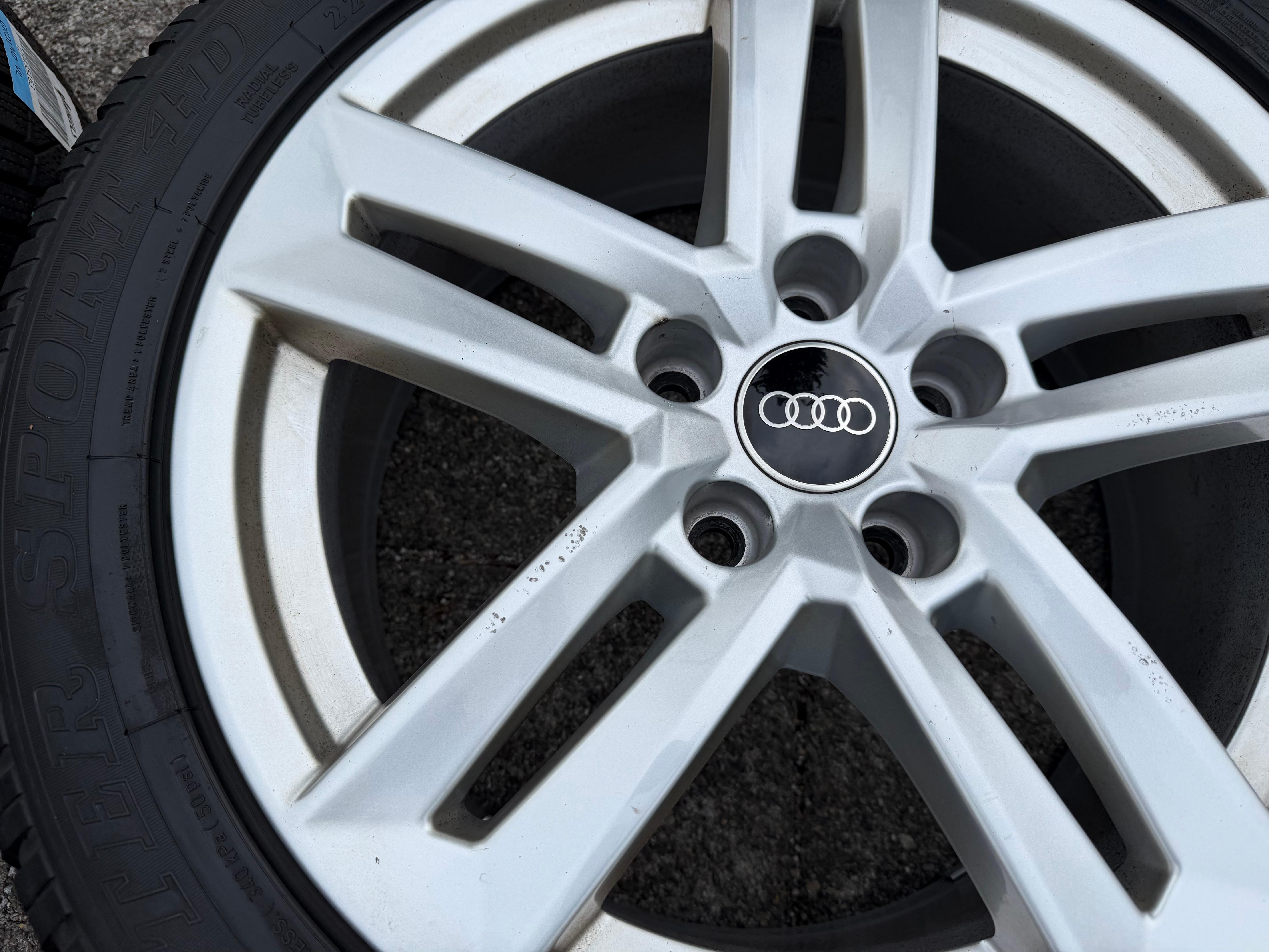 4 Original 17" Alufelgen Audi A4 8W B9 8W0601025P 7x17 ET42 Felgen