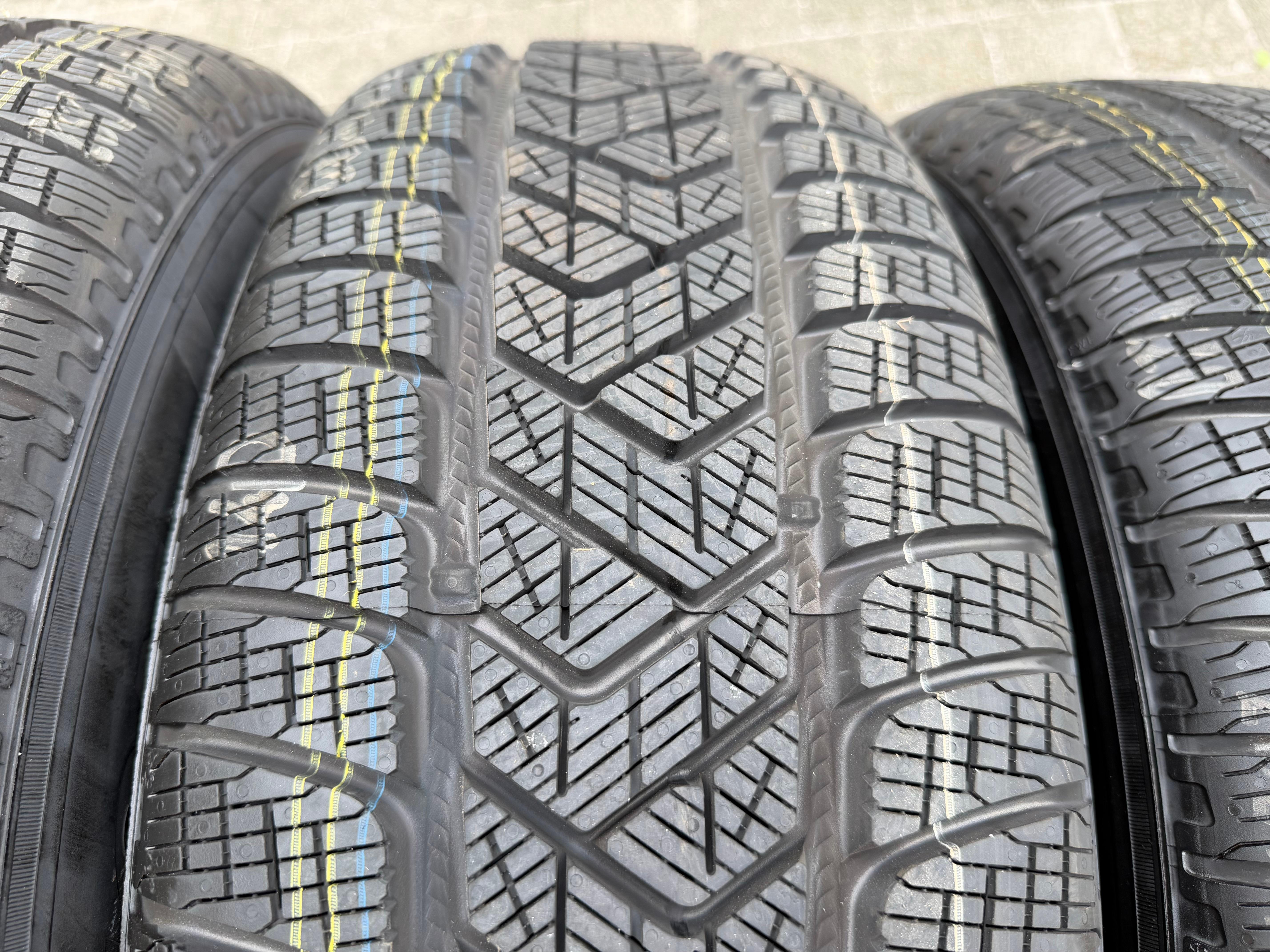 4 Original 17" Alu Winterräder Audi Q5 FY 80A601025J 7x17 ET34 235/65R17 104H NEU