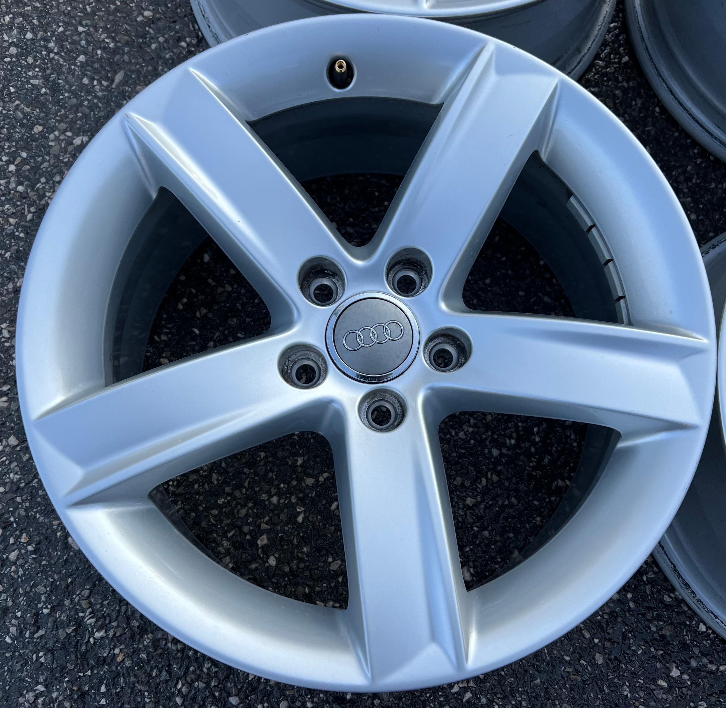 4 CERCHI ORIGINALI IN ALLUMINIO DA 17" AUDI A5 8T 8T0071497 CONSEGNA GRATUITA