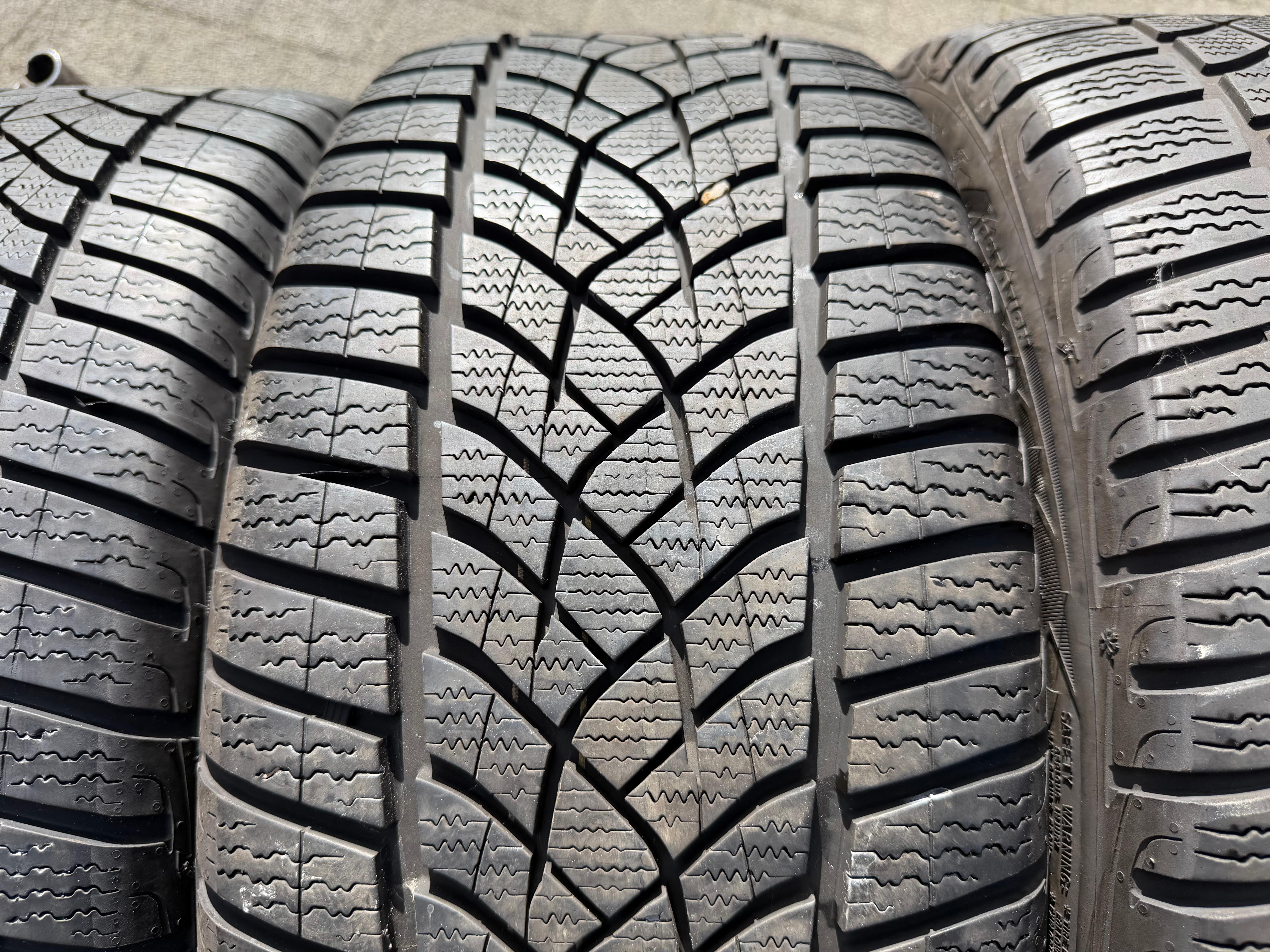 4 Original 18" Alu Winterräder Audi A5 S5 8W F5 245/40R18 97V 8W0601025EE Goodyear