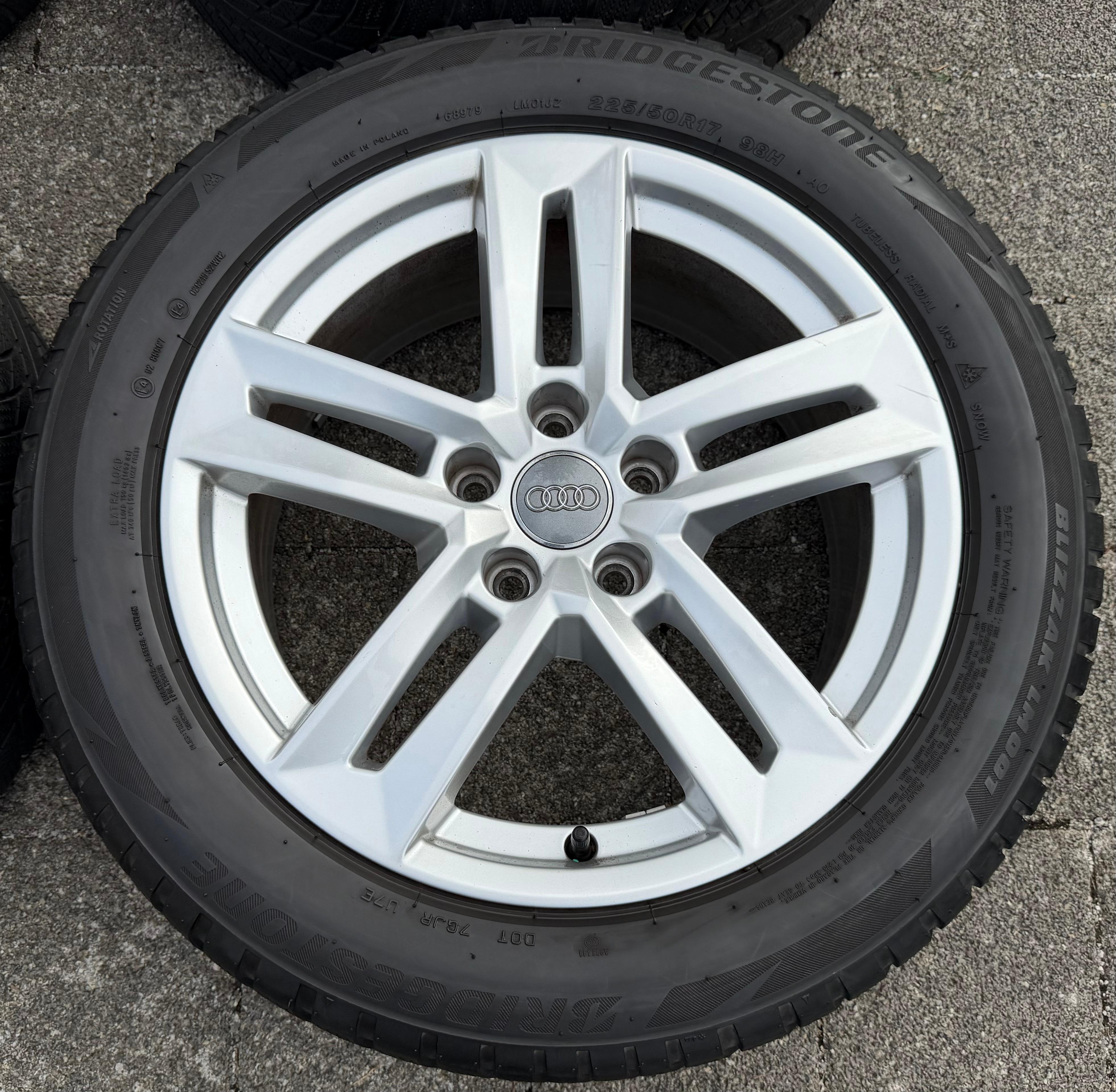 4 Original 17" Alufelgen Audi A4 8W B9 8W0601025P 7x17 ET42 Felgen