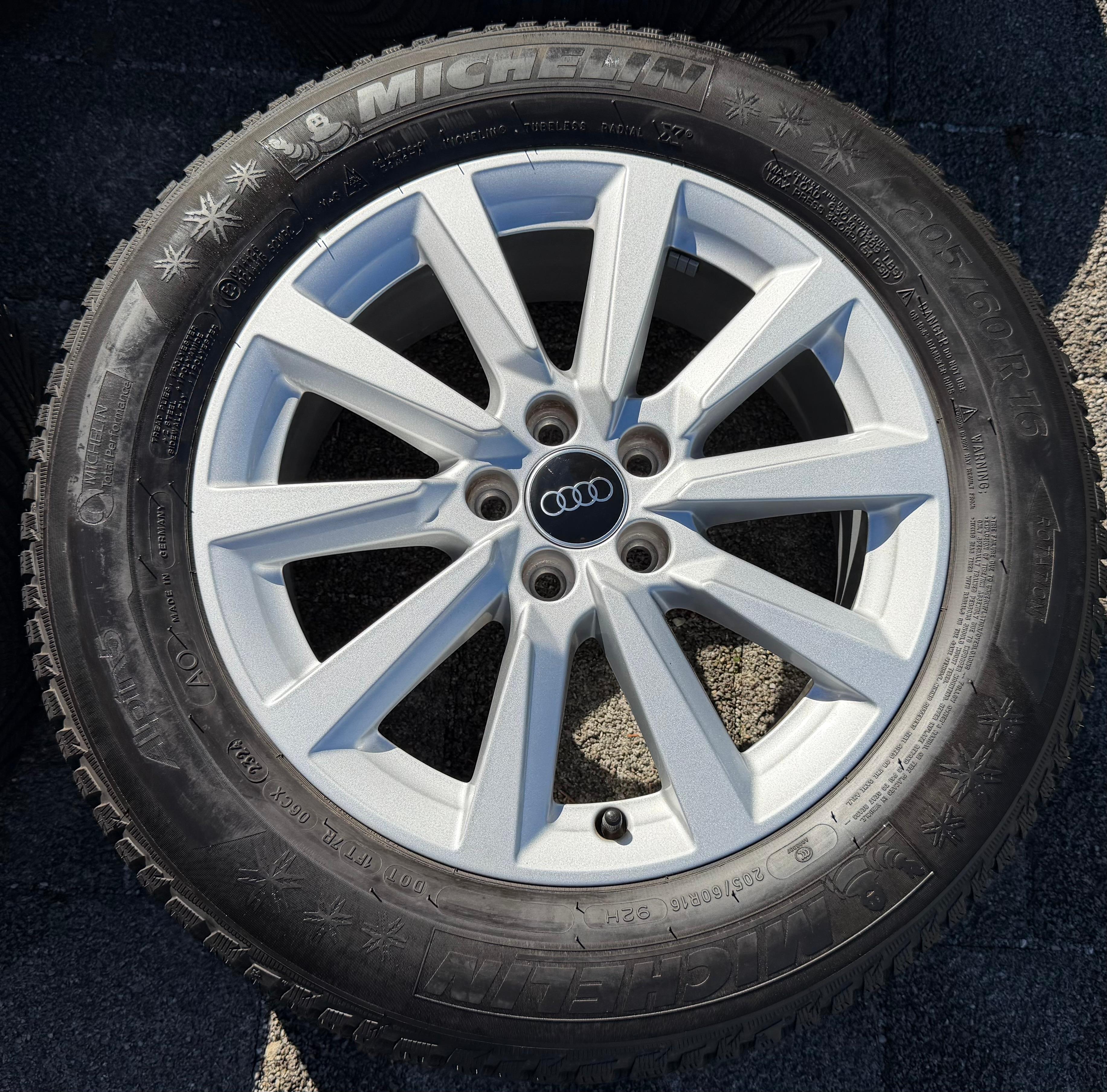 4 Original Alu Winterräder Audi A1 GB GBH 82A601025C 205/60R16 92H 2024 Michelin