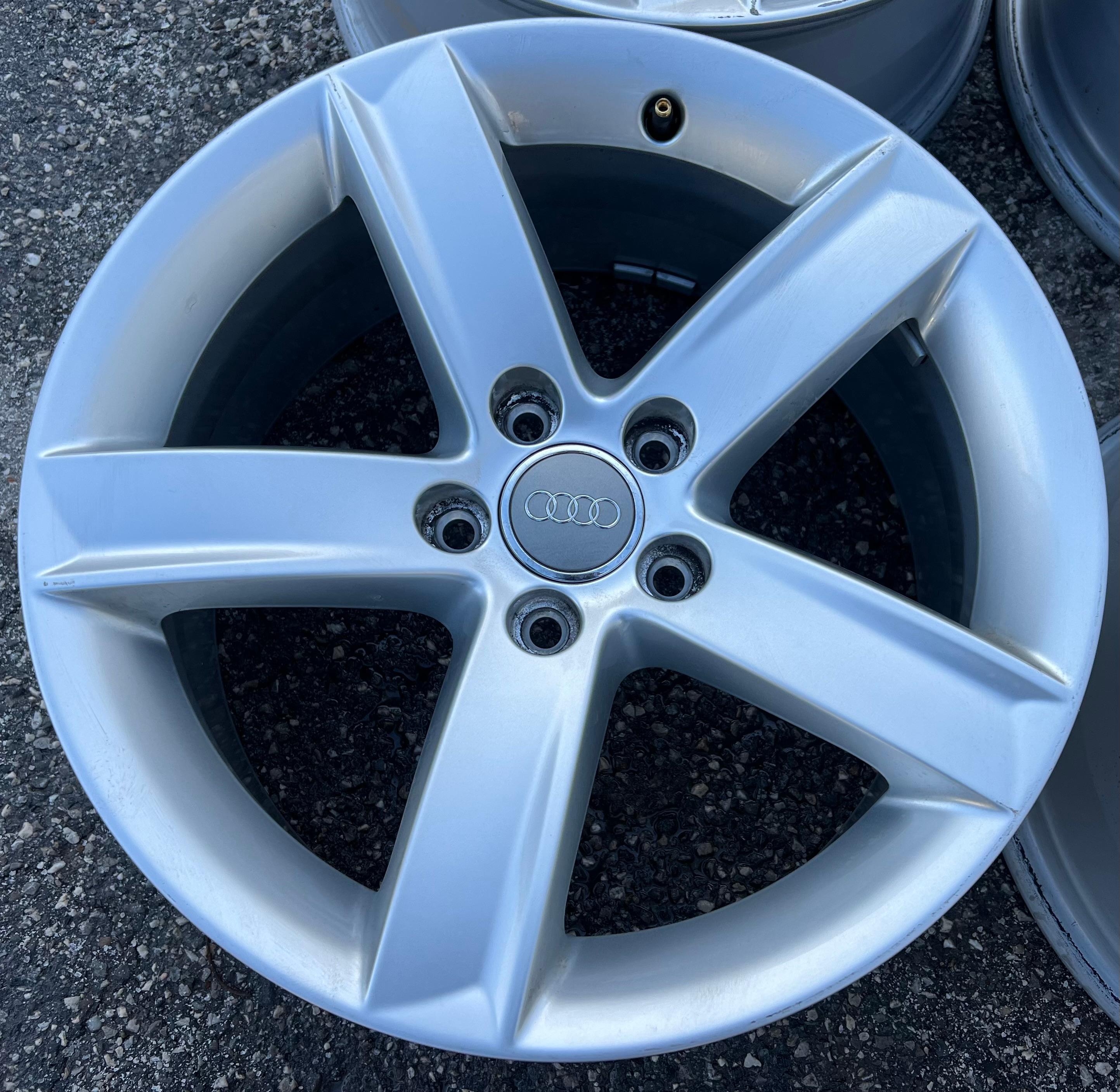 4 CERCHI ORIGINALI IN ALLUMINIO DA 17" AUDI A5 8T 8T0071497 CONSEGNA GRATUITA
