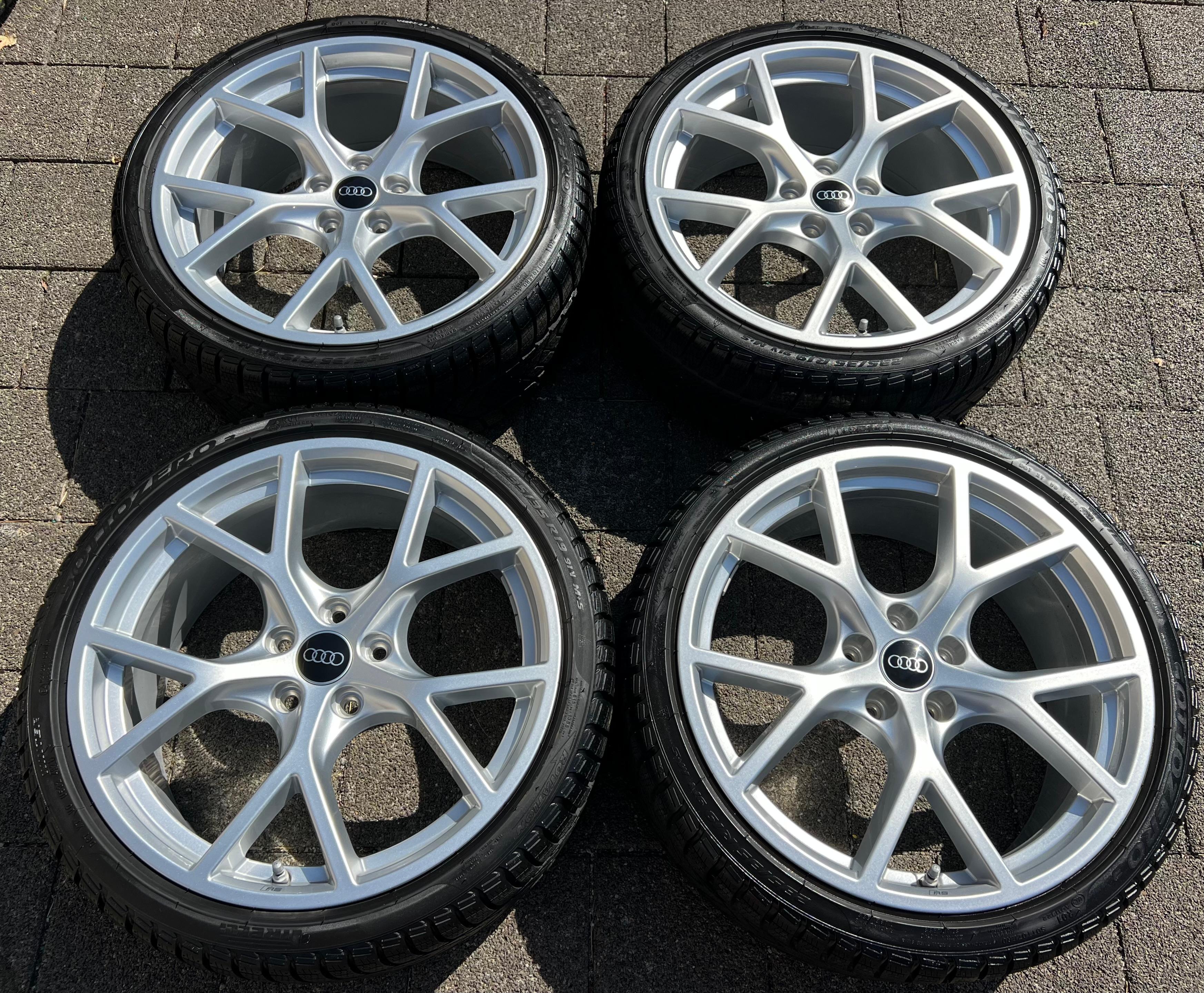 4 RUOTE IN LEGA ORIGINALI DA 19" PER INVERNO AUDI RS3 8Y 8Y0601025BT 235/35R19 91V PIRELLI RDKS