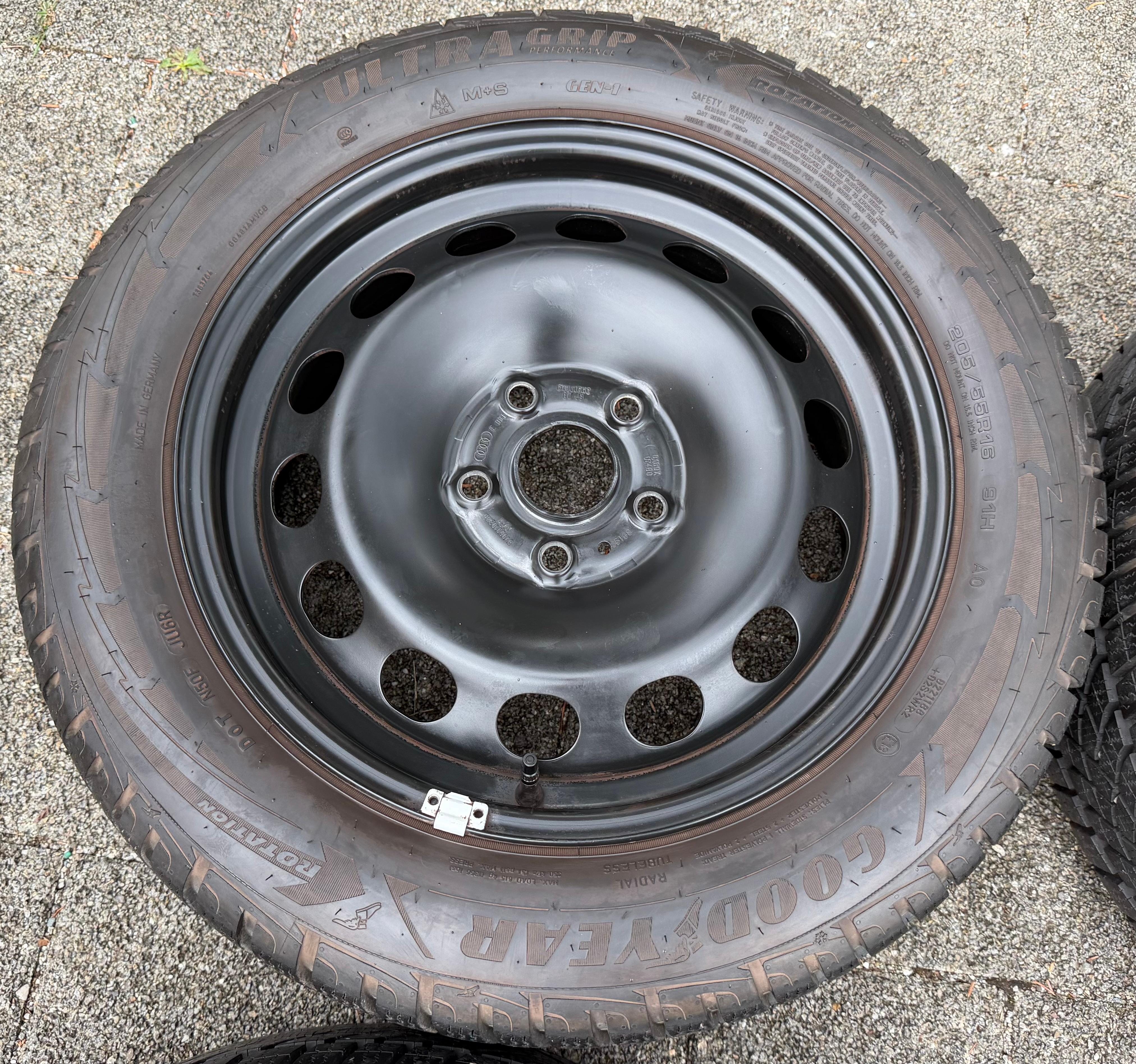 4 ruedas de invierno Audi A3 8V Sportback Cabrio 205/55R16 91H Goodyear 8V0601027A 2020
