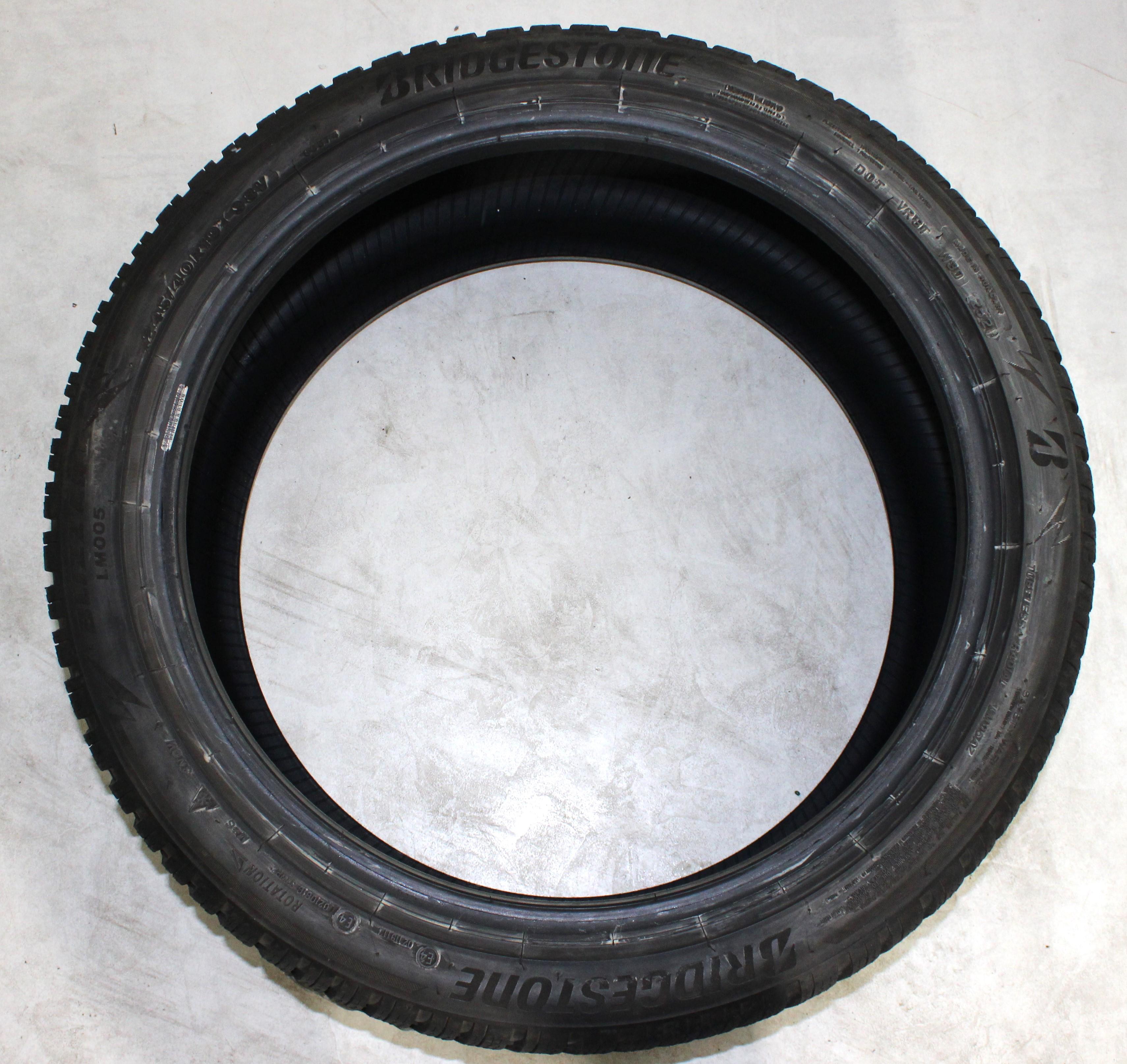 4 x 245/40R19 98V Winterreifen Bridgestone Blizzak LM005 5mm 2021