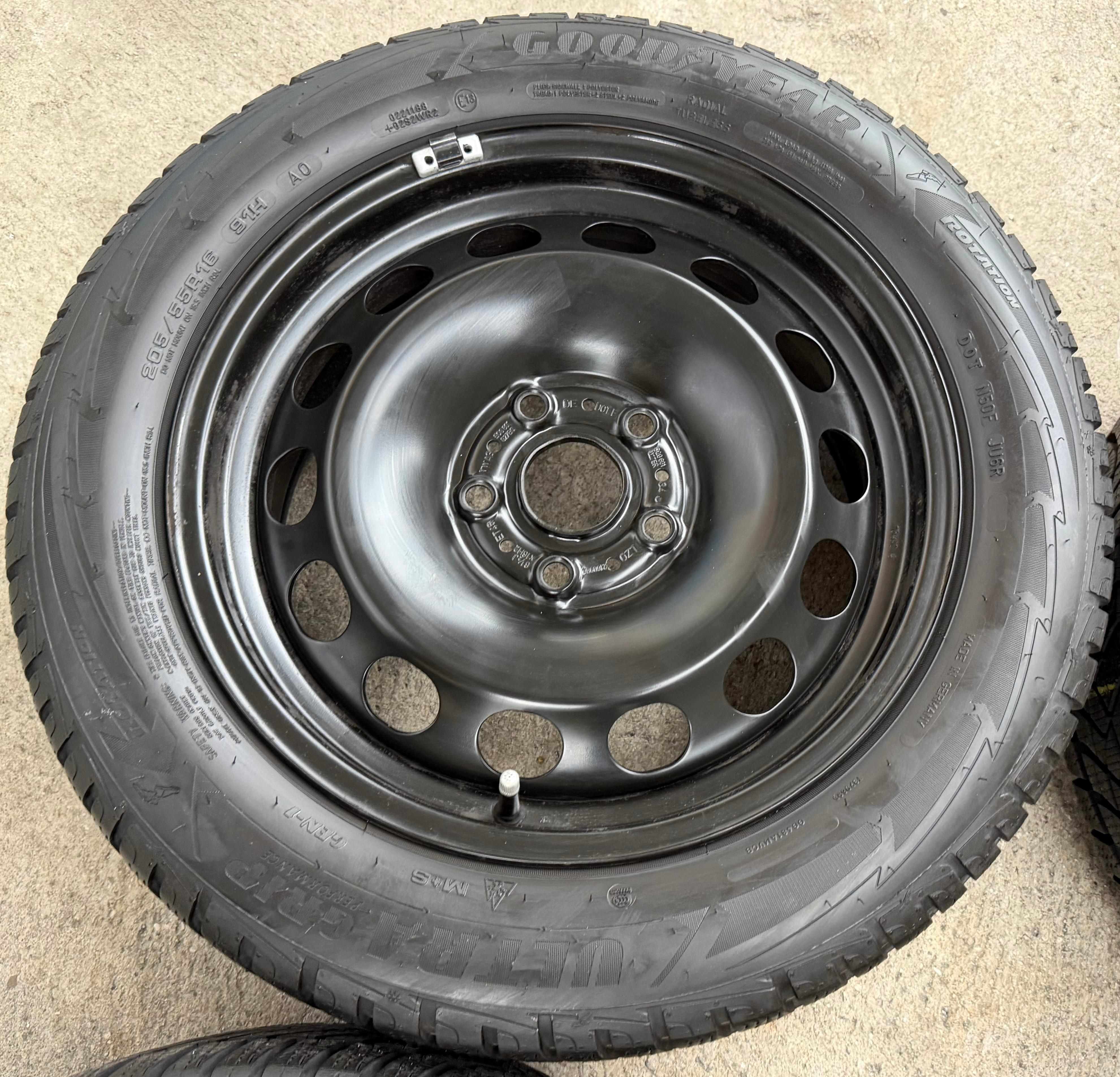 4 WINTERRÄDER VW GOLF 7 AUDI A3 8V SEAT LEON 5F SKODA OCTAVIA 5E 205/55R16 91H 5Q0601027BQ