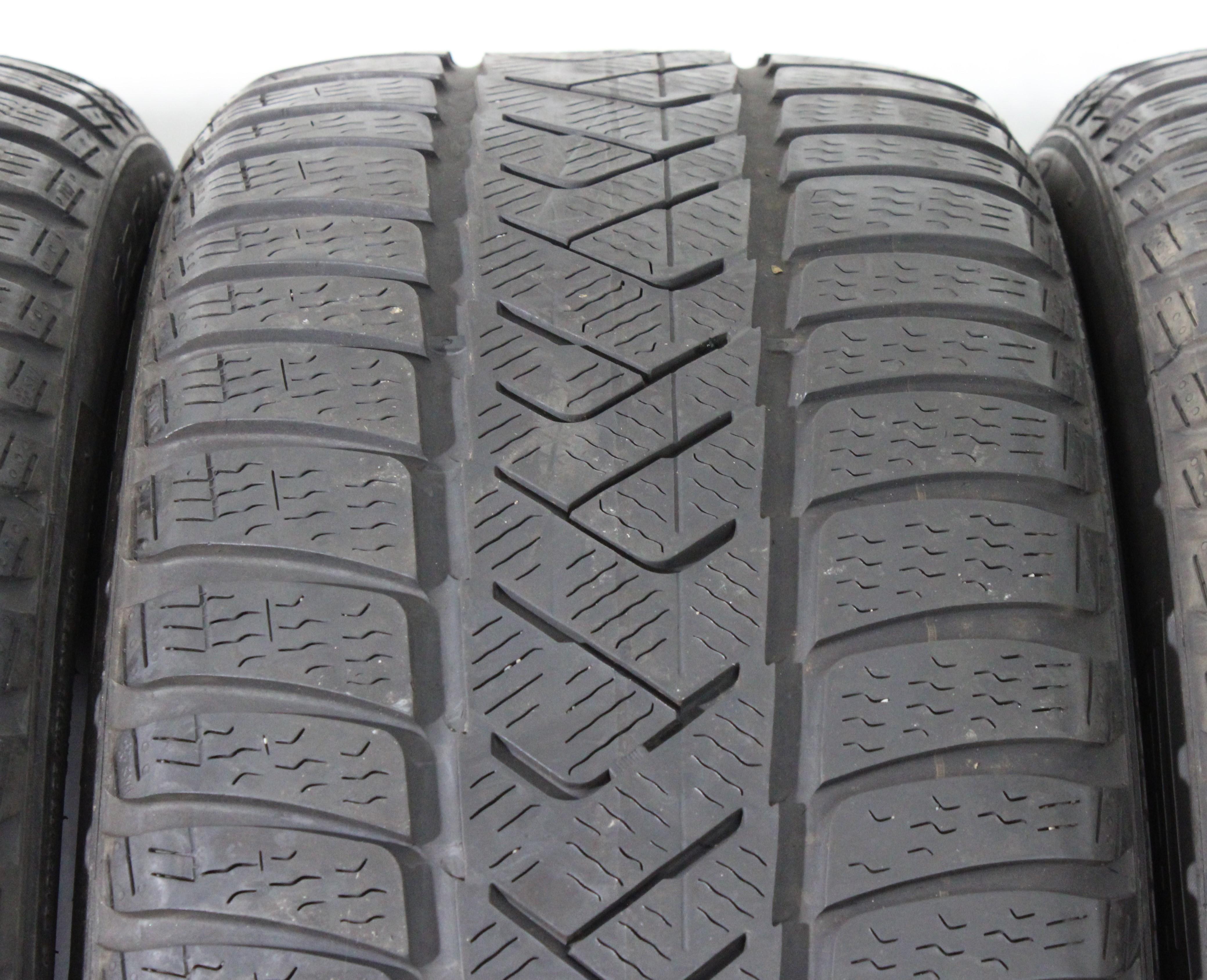 4 x 225/45R18 95H Winterreifen Pirelli Sottozero 3 MO 2x4mm/2x5,5-6mm 2021