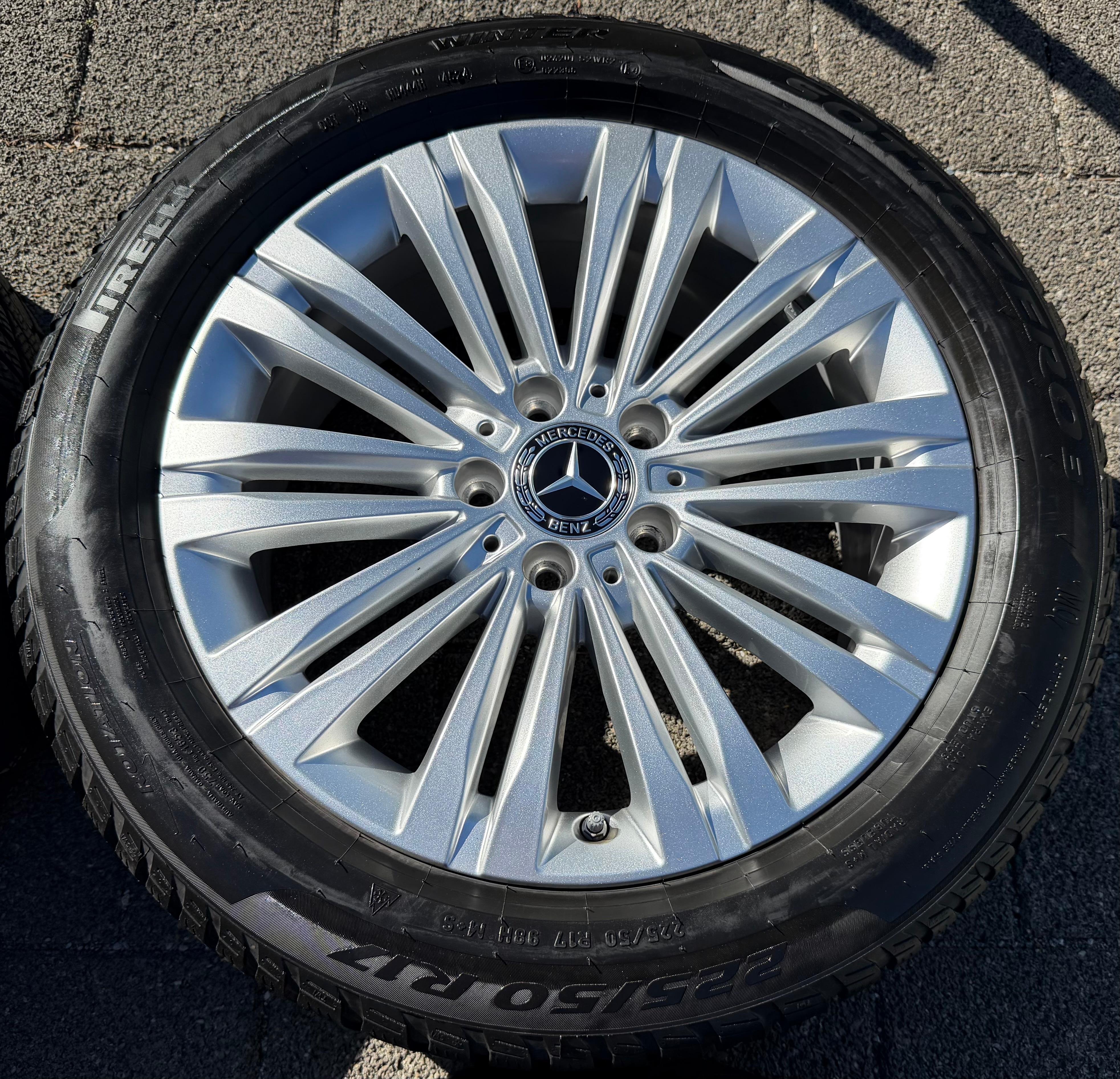 4 Original 17" Alu Winterräder Mercedes C-Klasse W206 A2064014400 2024 Pirelli
