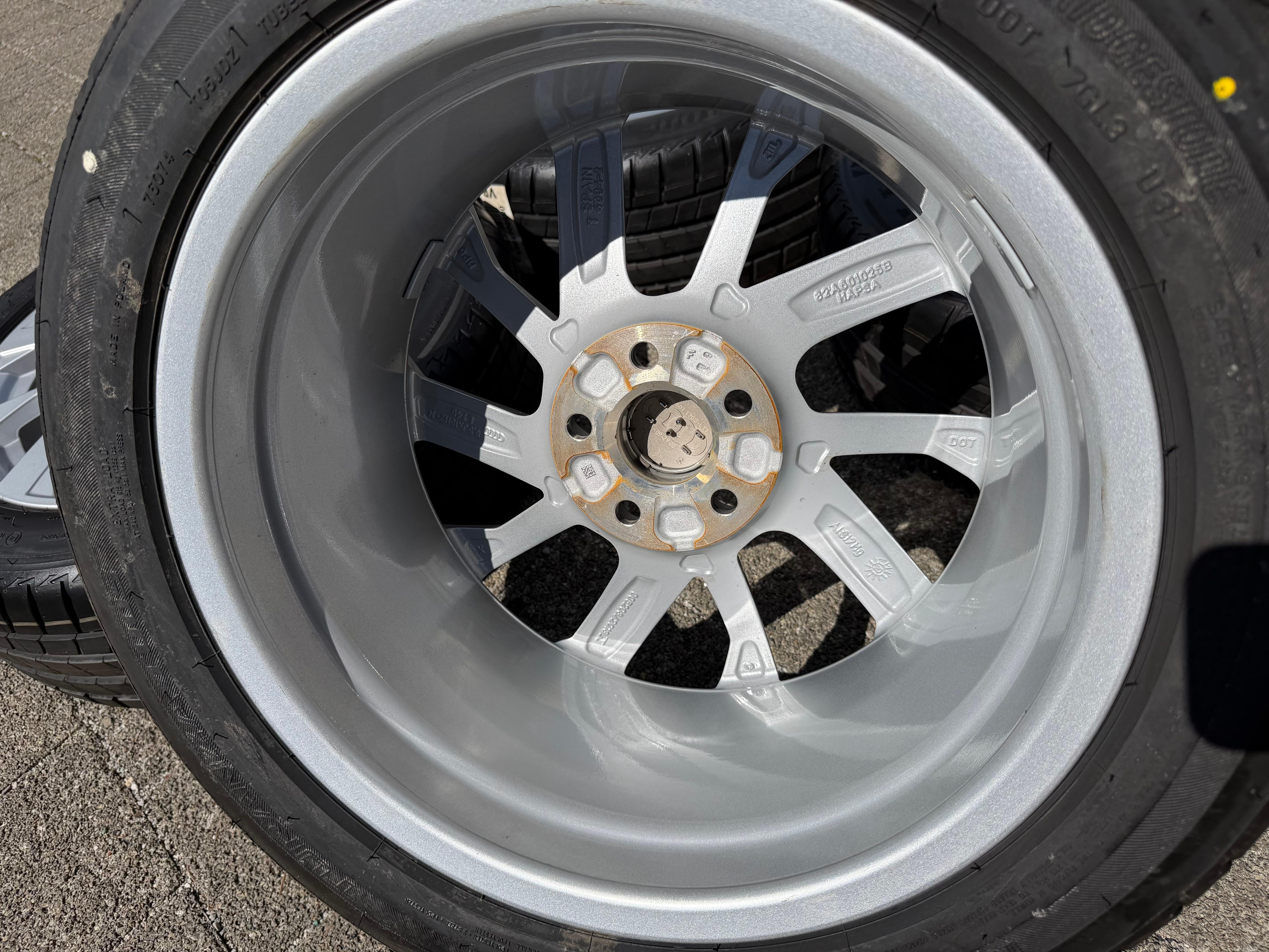 4 ruote estive originali in lega Audi A1 GB 82A601025B 195/55R16 91V Bridgestone