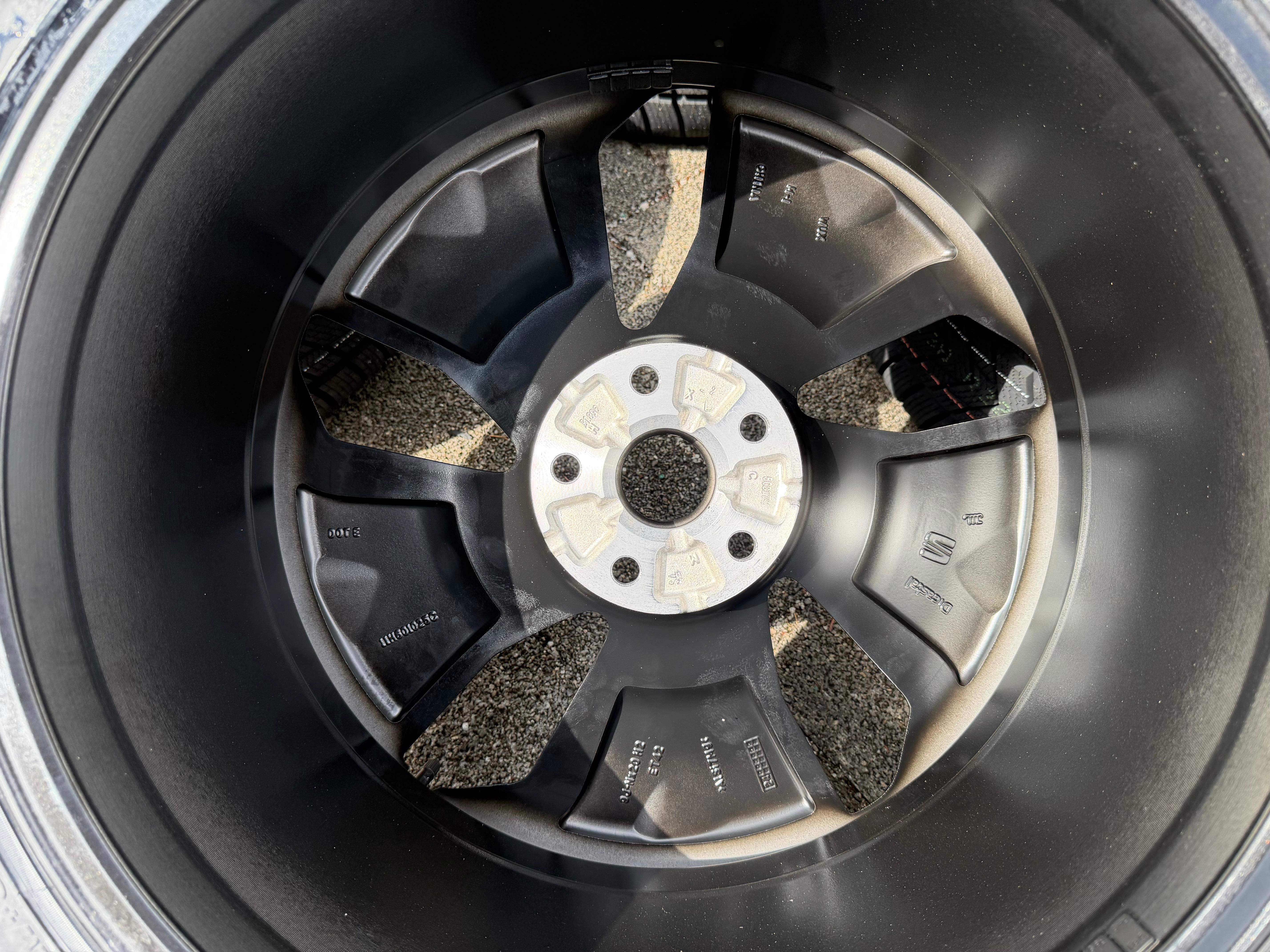 4 originele 20" aluminium wintervelgen Cupra Tavascan 255/45R10 105V Tracmax 2026