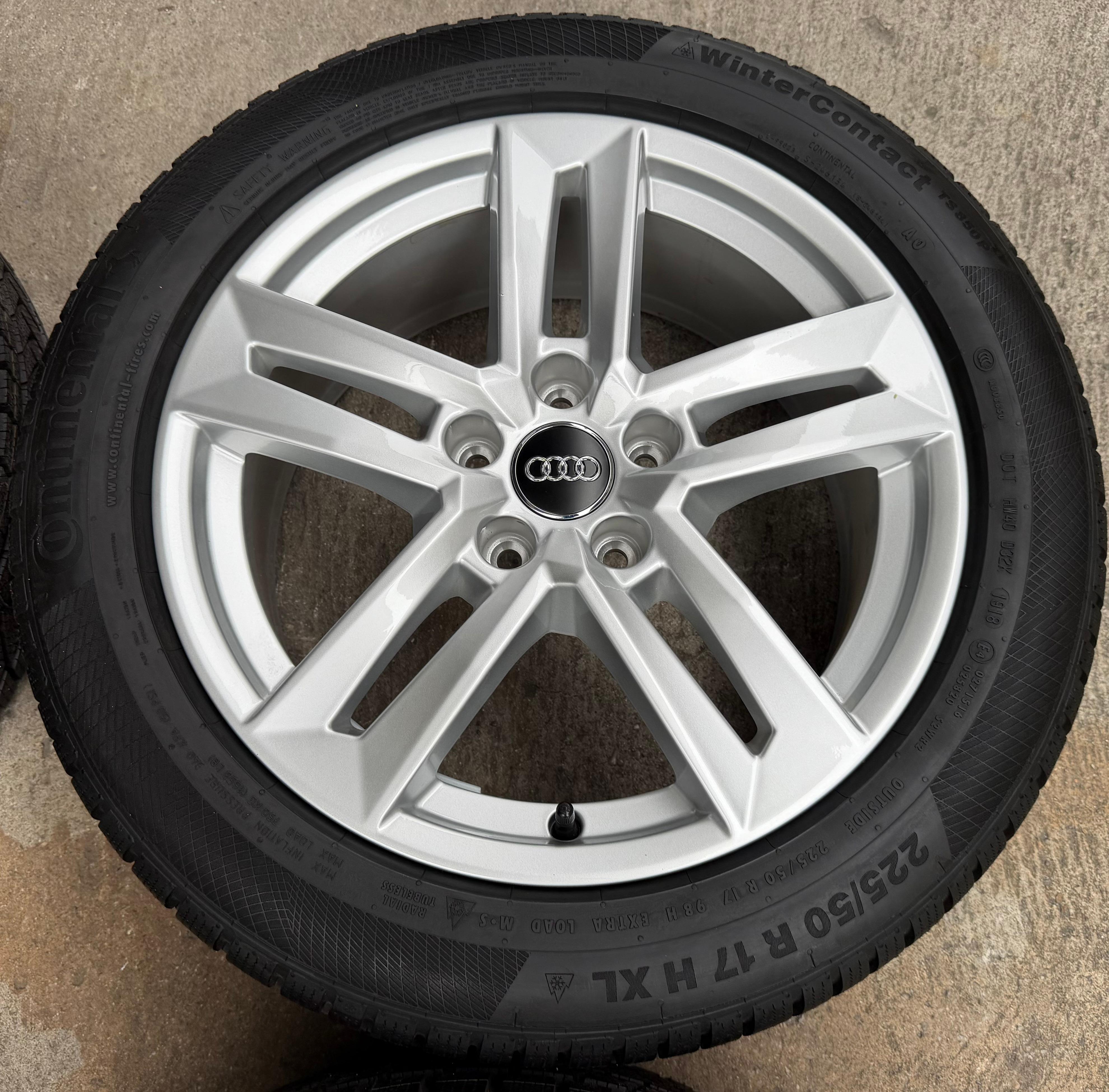 4 Original 17" Alu Winterräder Audi A4 B9 8W 8W0601025P 225/50R17 98H Continental