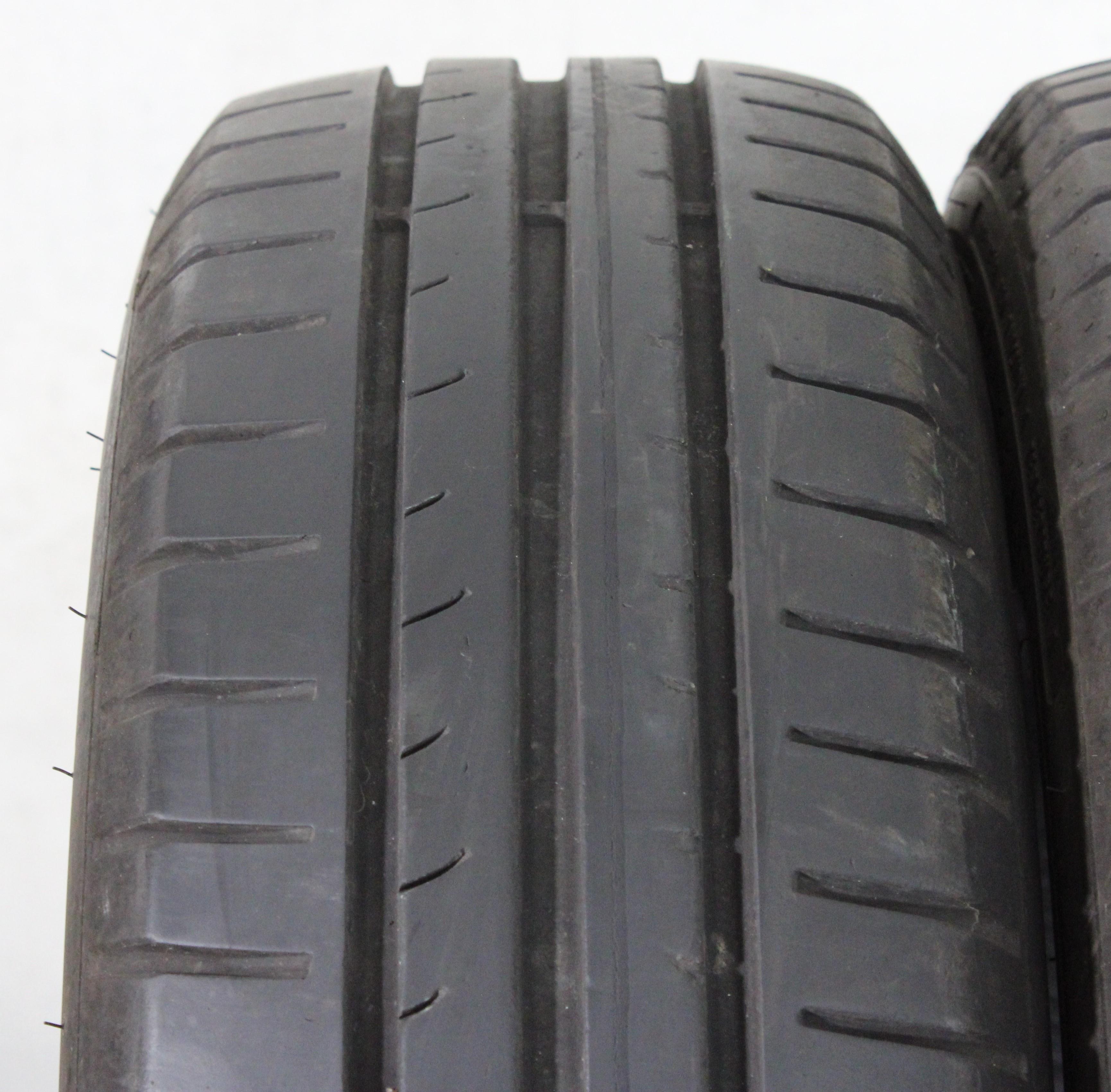 2 neumáticos de verano Dunlop Sport Bluresponse 165/65R15 81H, 1 de 4,5-5 mm y 1 de 5-5,5 mm, 2018