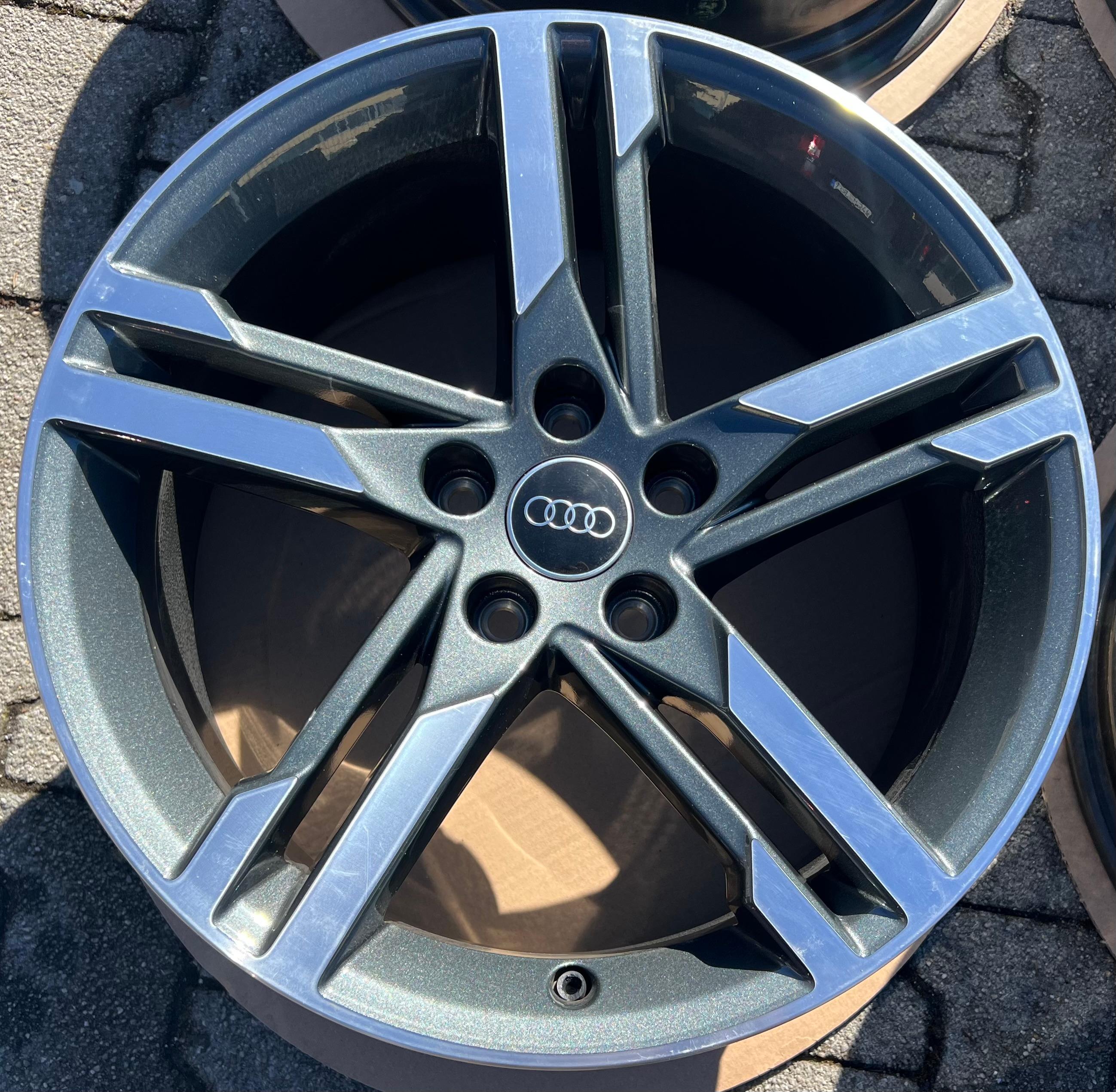4 ORIGINELE 18" ALUMINIUM VELGEN VOOR AUDI A4 8W 8W0601025M 8x18 ET40