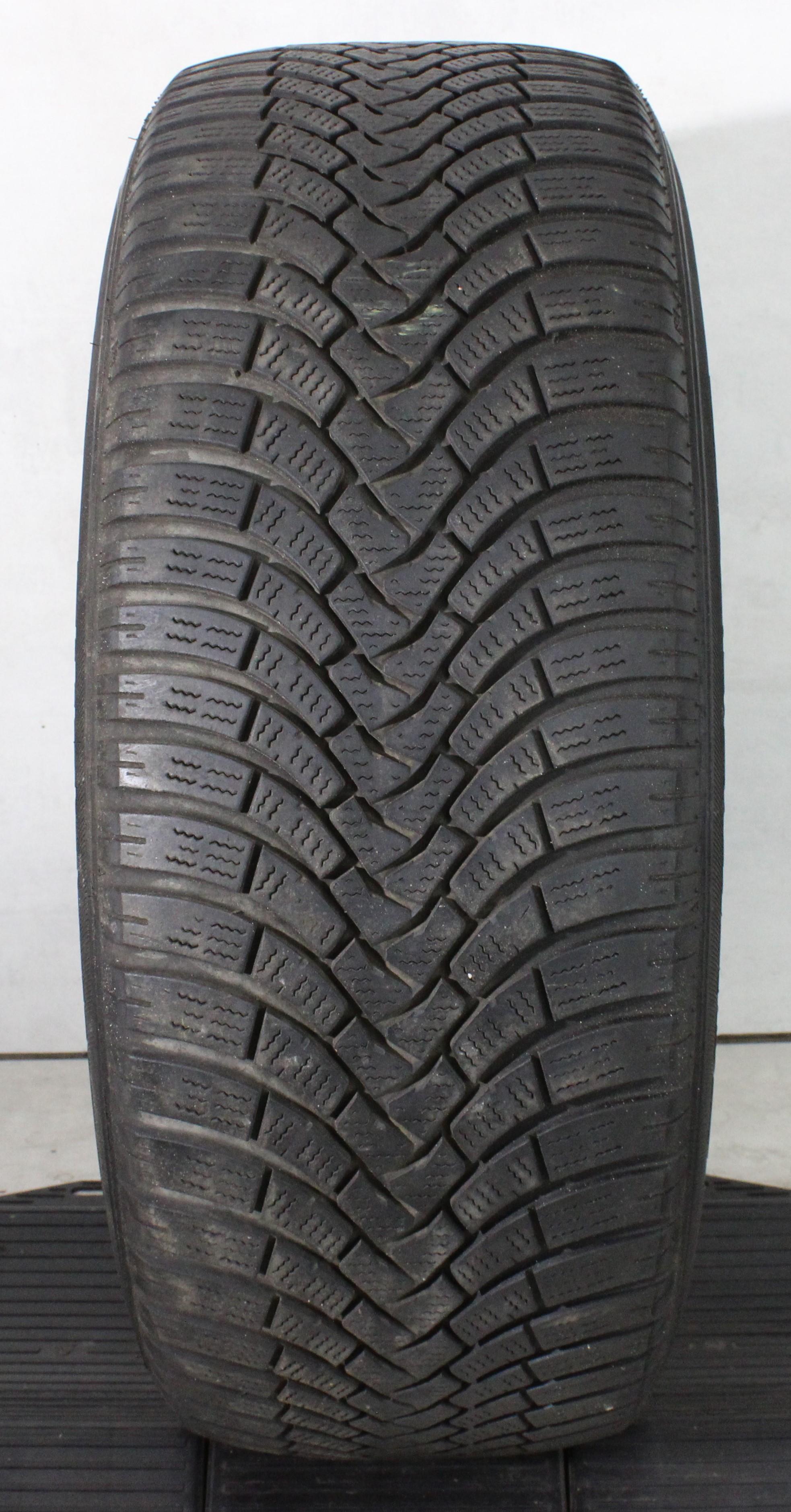 1 x 255/55R19 111V Winterreifen Falken Eurowinter HS01 SUV 5,5-6mm 2019 XL