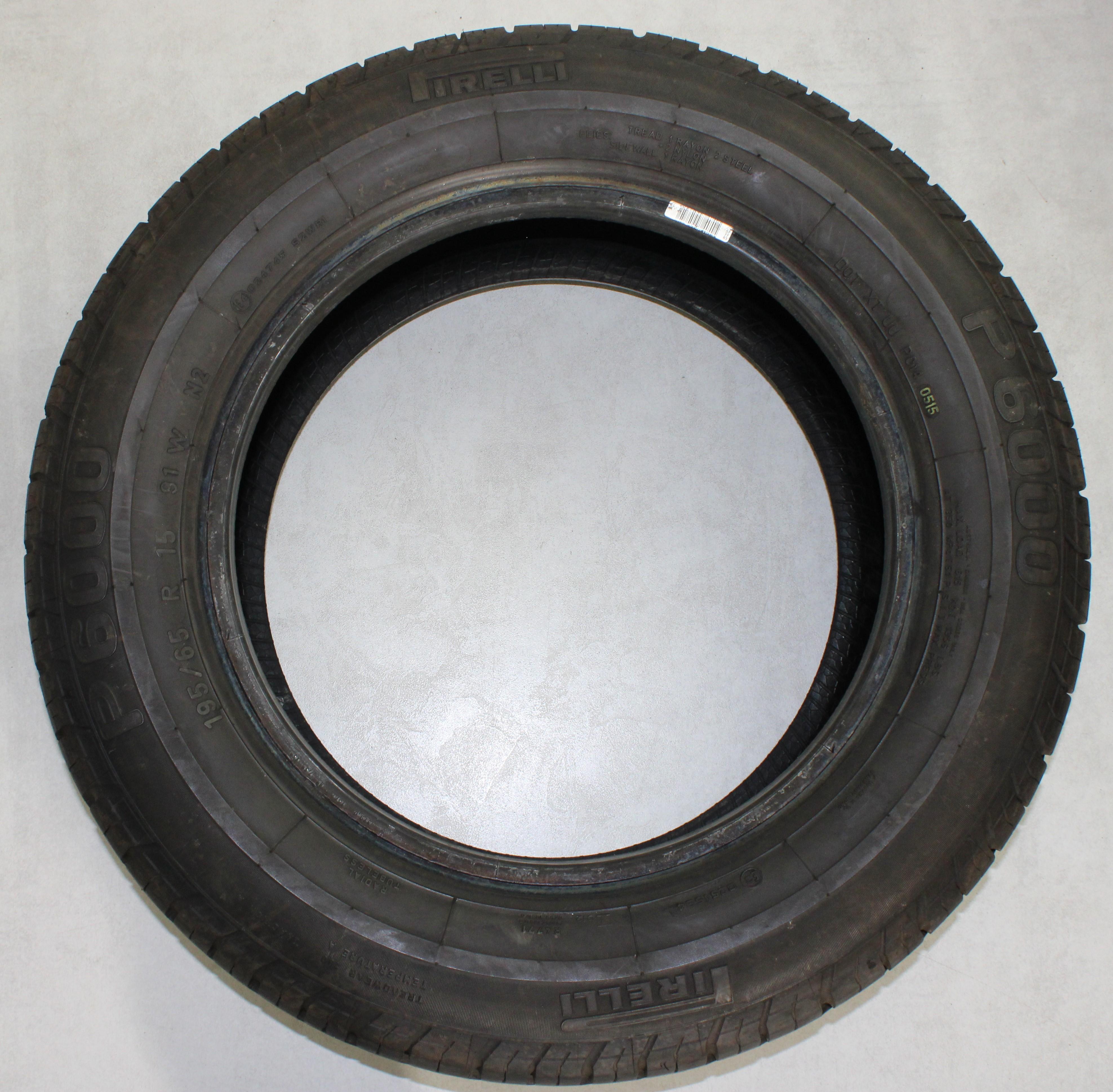 2 x 195/65R15 91W Sommerreifen Pirelli P6000 N2 in der Mitte 6mm und auf den Schultern 5mm. 2015
