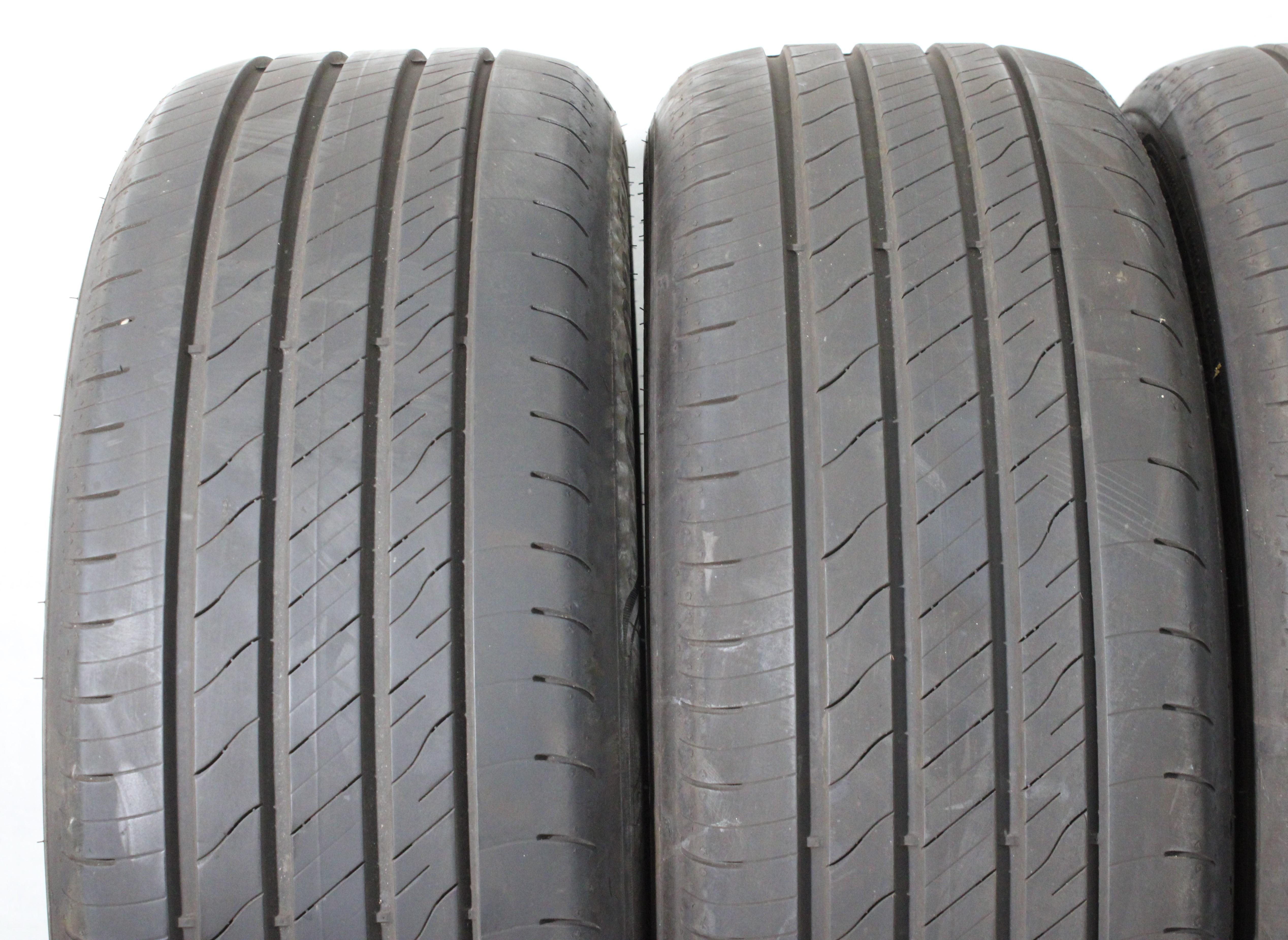 4 neumáticos de verano Goodyear Efficient Grip Performance 2, 215/55R17 94W, 6 mm, 2024, con sellado