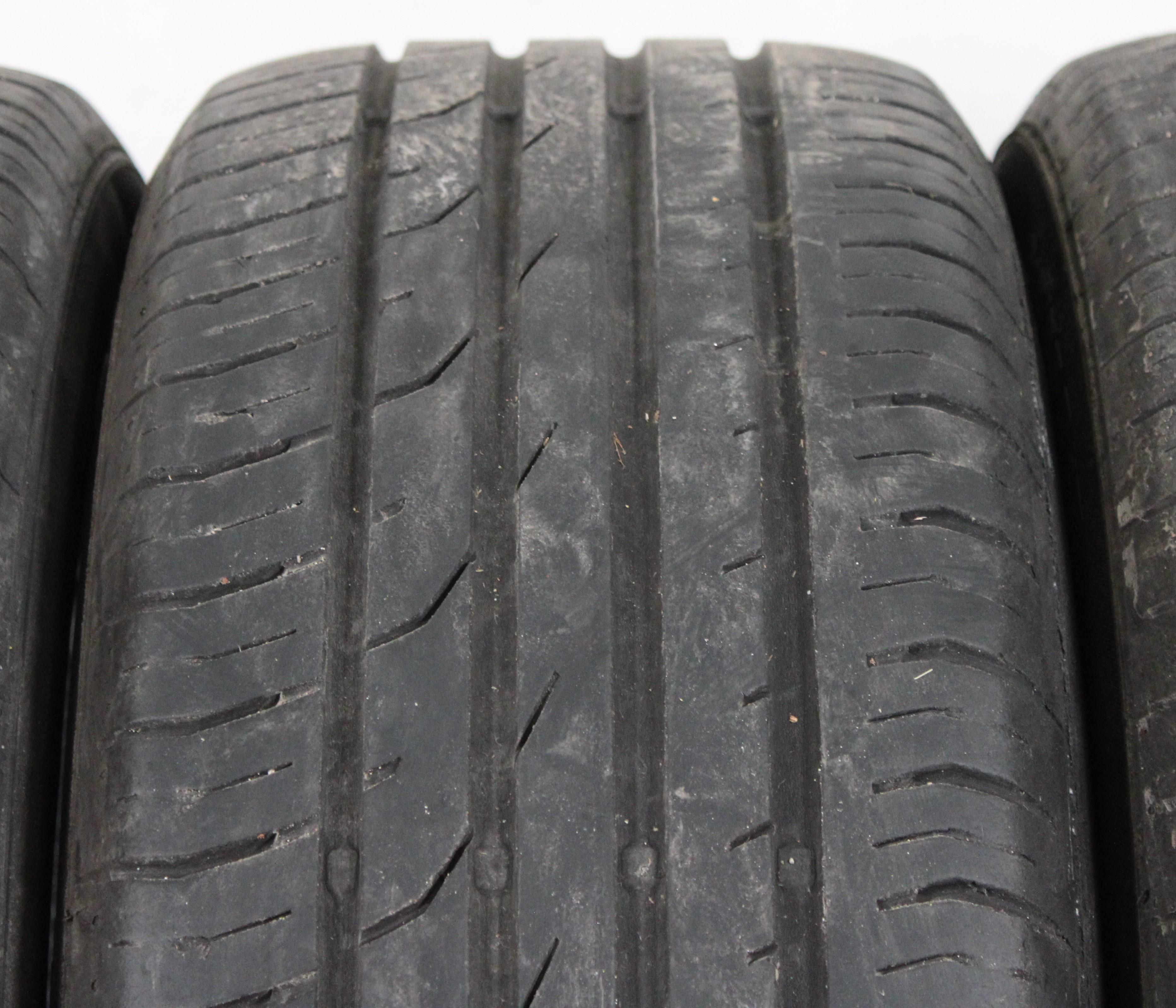 4 x 215/55R17 94V Sommerreifen Continental Premium Contact 2 5,5-6mm 2015