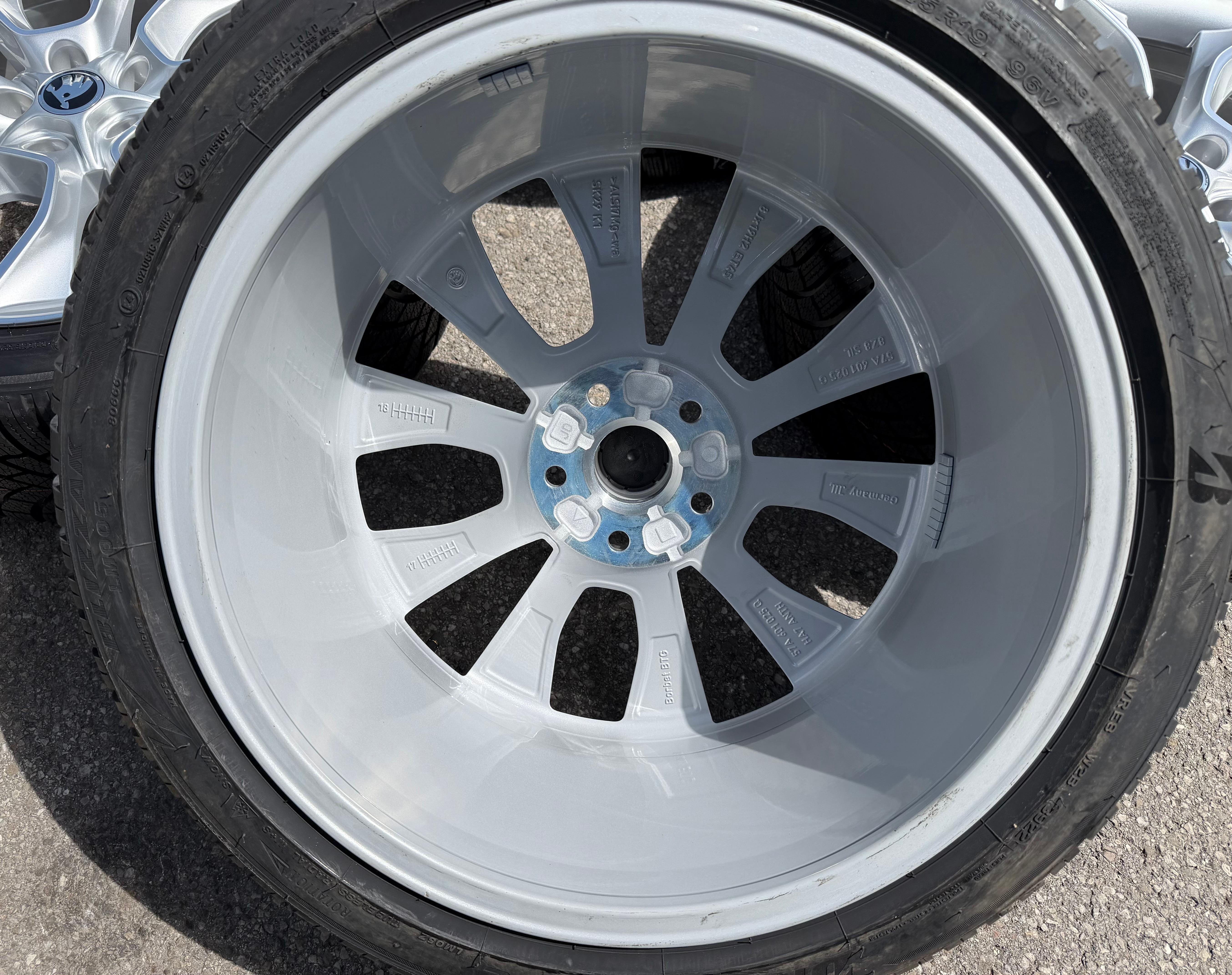 4 ORIGINELE 19" ALUMINIUM WINTERWIELEN SKODA KAROQ 57A601025G 225/45R19 96V NIEUW