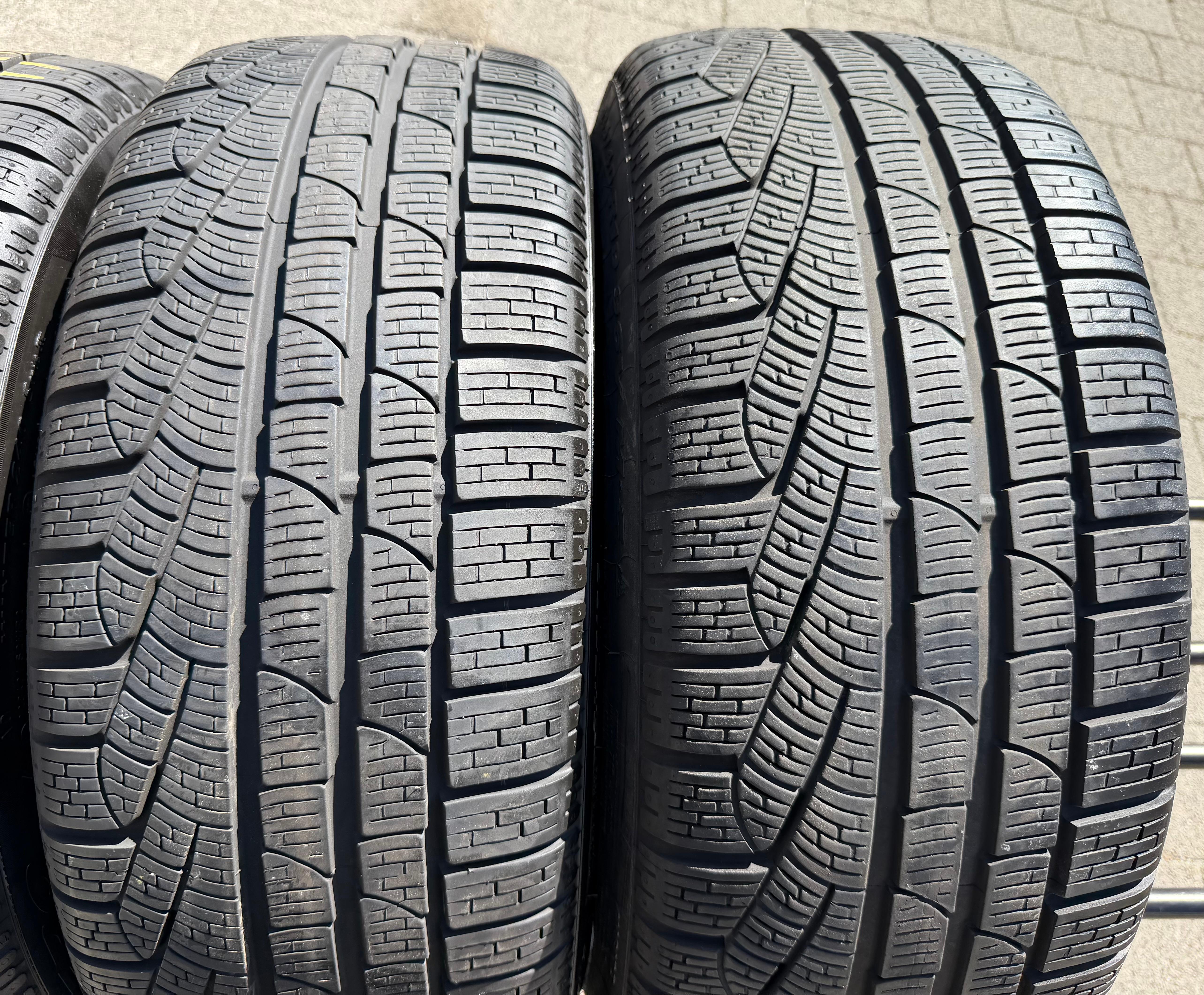 4 Original 19" Alu Winterräder Audi RS4 RS5 8W 8W0601025CP 235/40R19 96V Pirelli