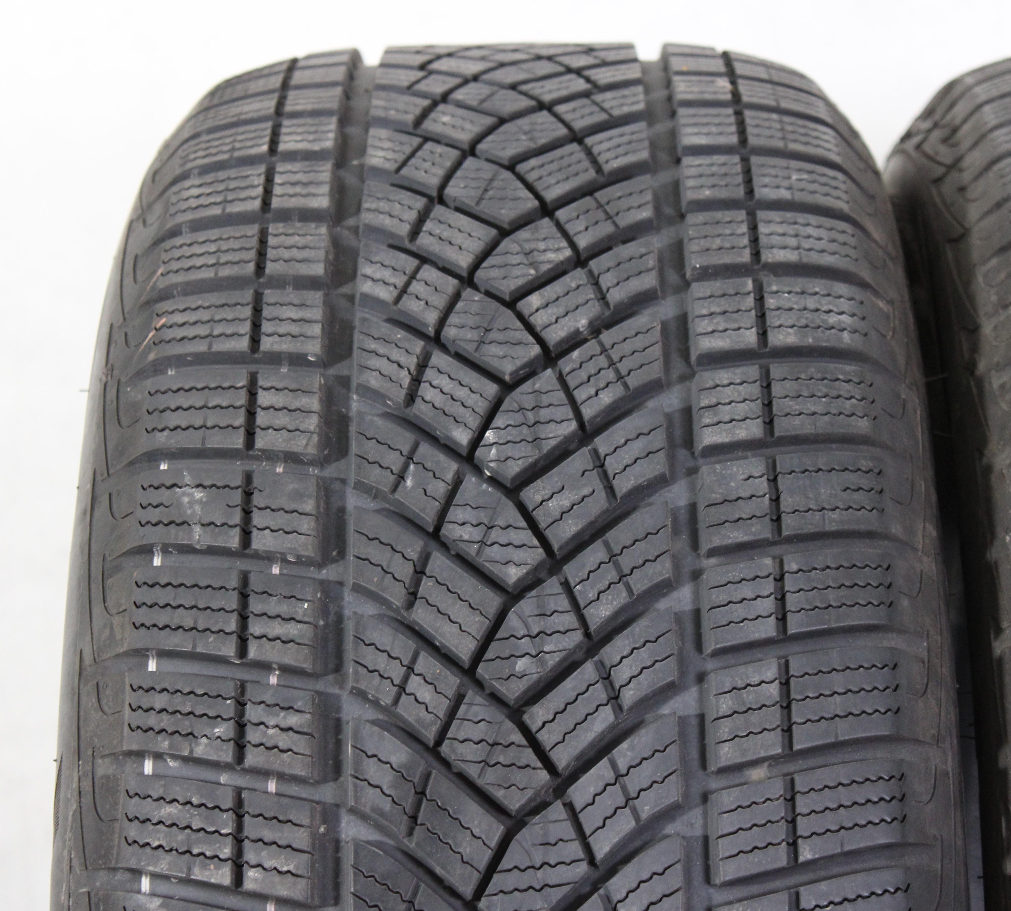 2 x 255/55R19 111H pneumatici invernali Goodyear Ultra Grip Performance GEN-1 AO 6,5mm 2018