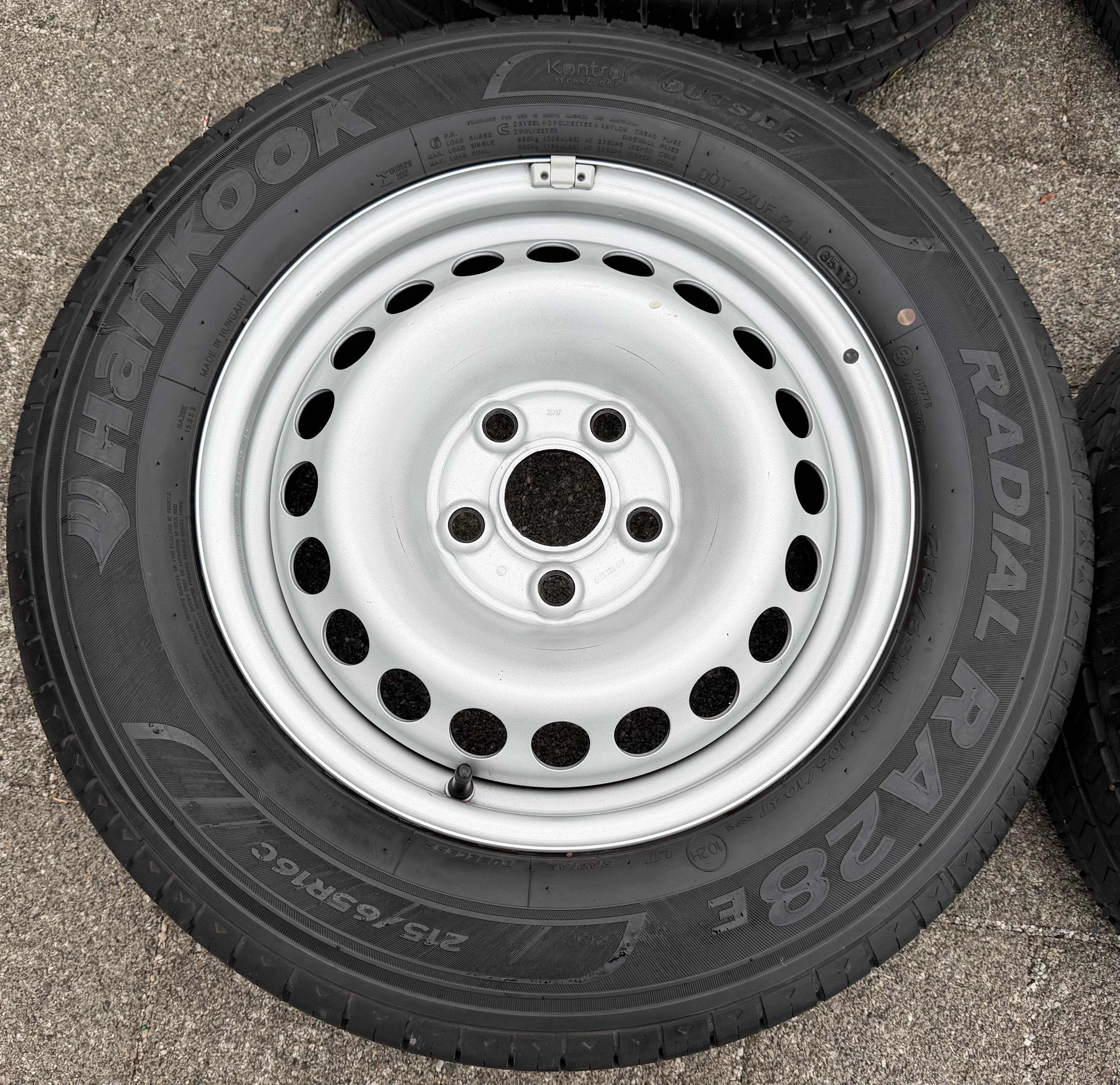 4 roues été VW BUS T5 T6 215/65R16C 106/104T pneus été Hankook