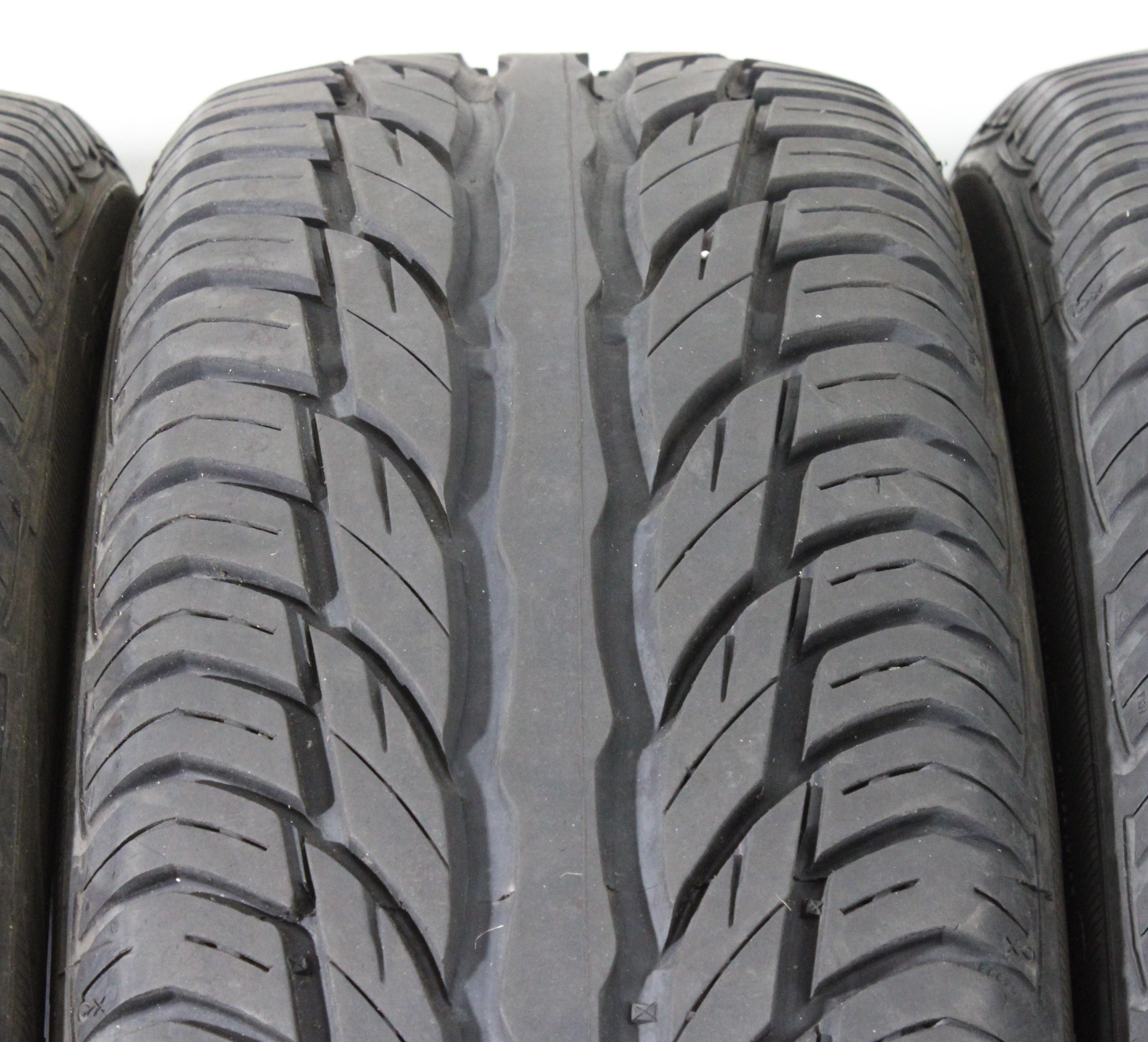 4 x 215/60R17 96H Winterreifen Uniroyal Rain Expert SUV 2x5,5-6mm/2x6,5-7mm 2013