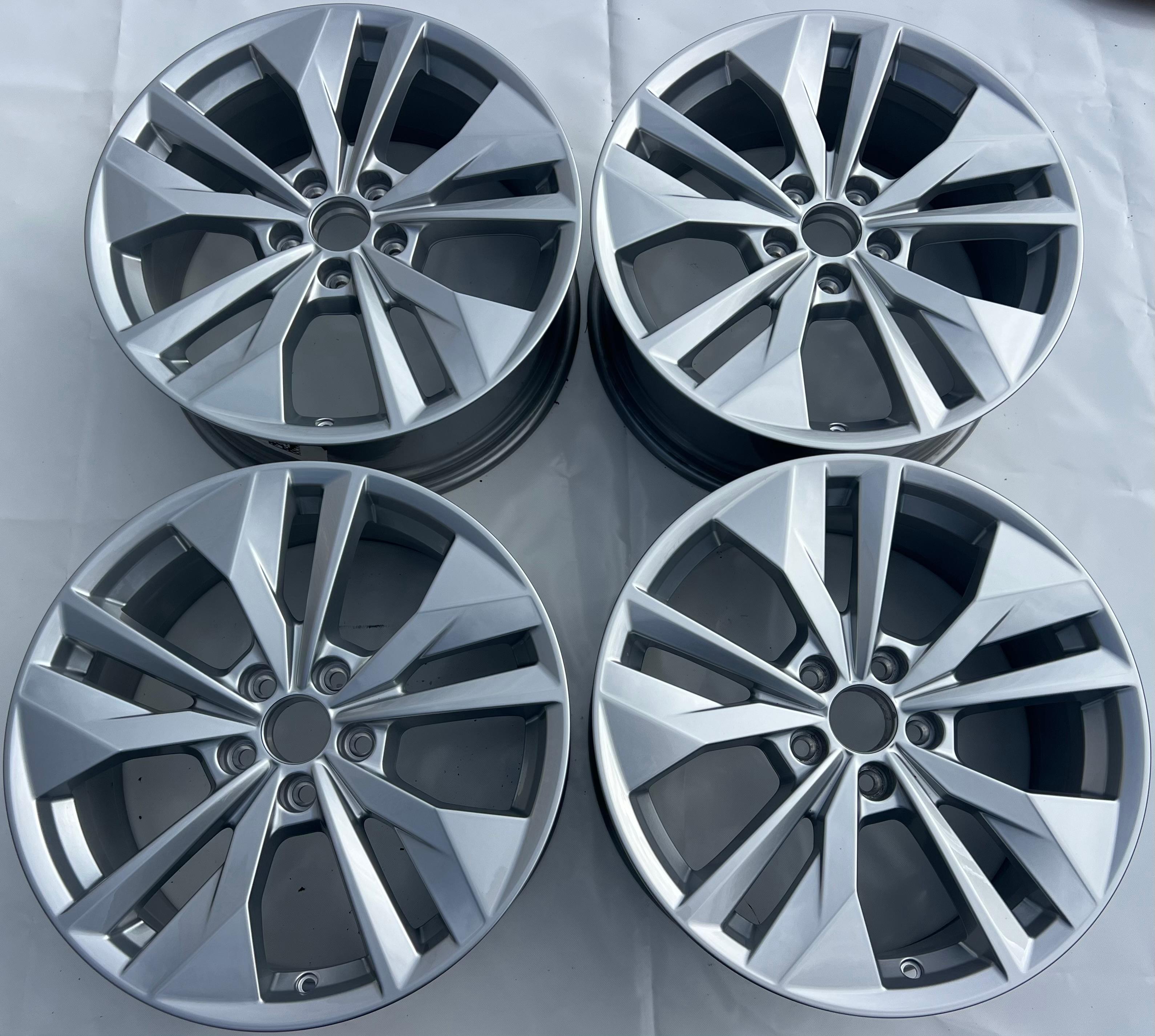4 ORIGINAL 18" ALUFELGEN AUDI A3 S3 8Y 8Y0601025AC 7,5x18 ET42 NEU FREIHAUS