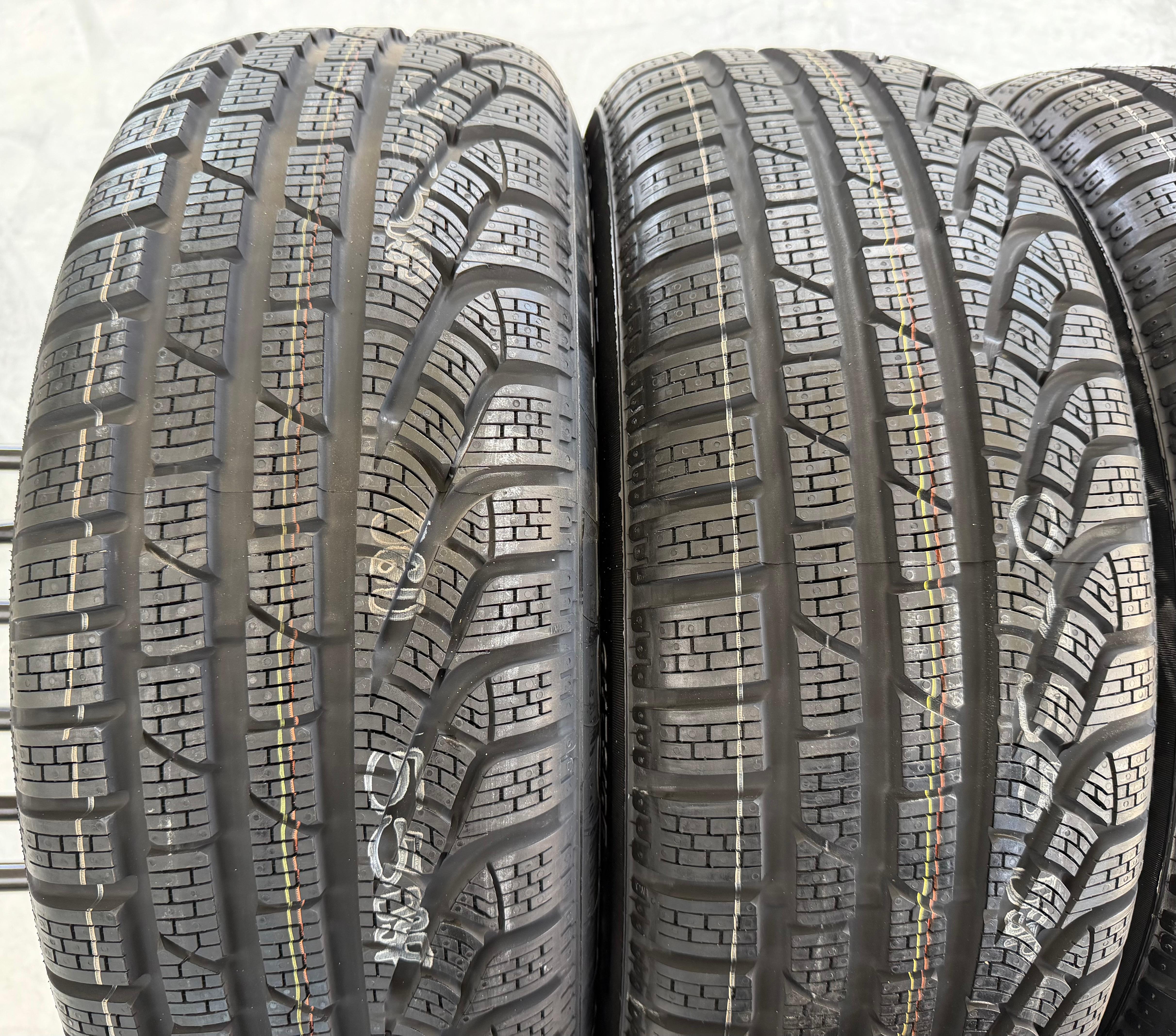4 Original 17" Alu Winterräder Audi Q3 8U 8U0071497 215/60R17 96H Pirelli