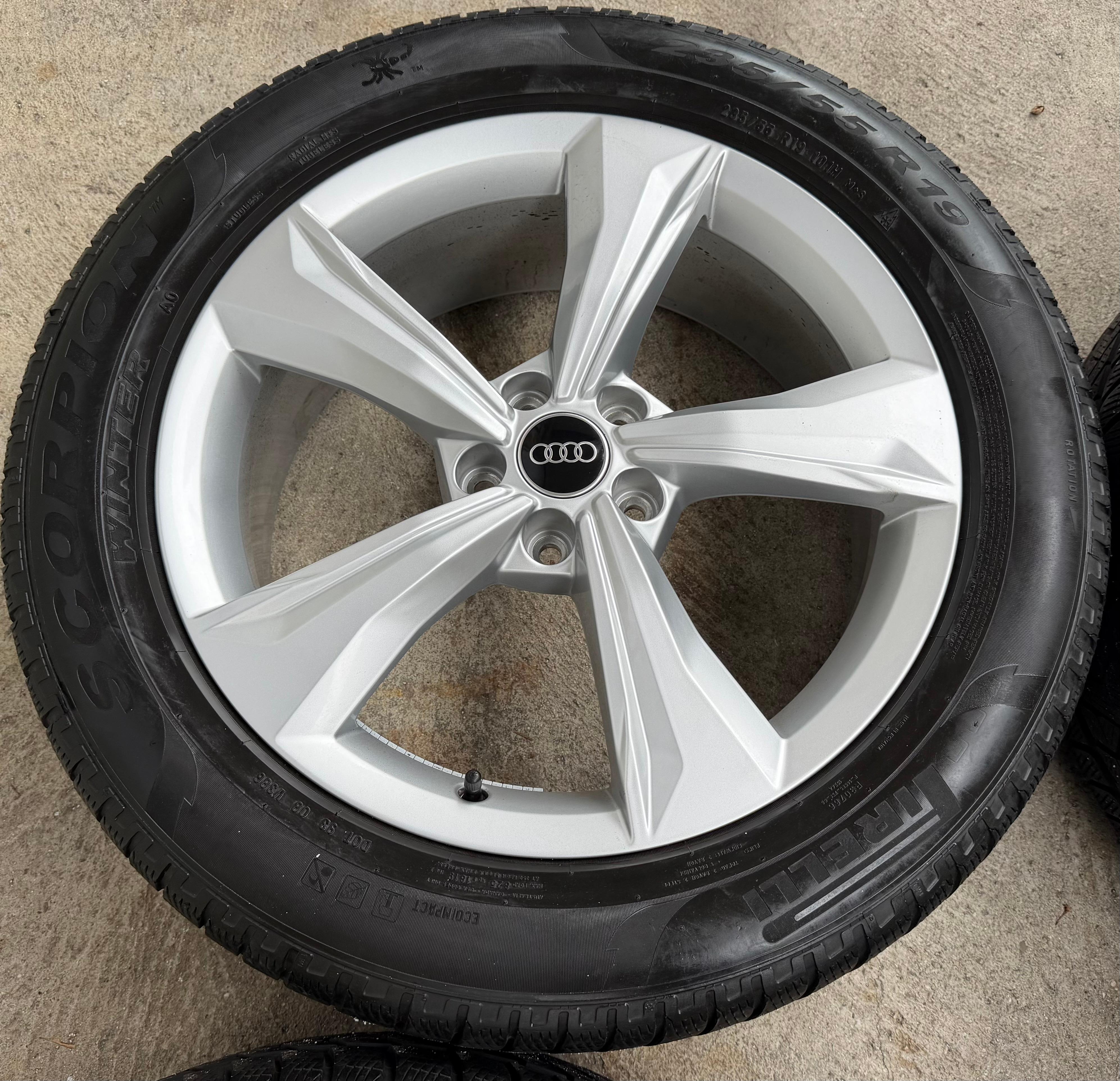 4 Original 19" Alu Winterräder Audi Q5 SQ5 FY 80A601025K 235/55R19 101H Pirelli