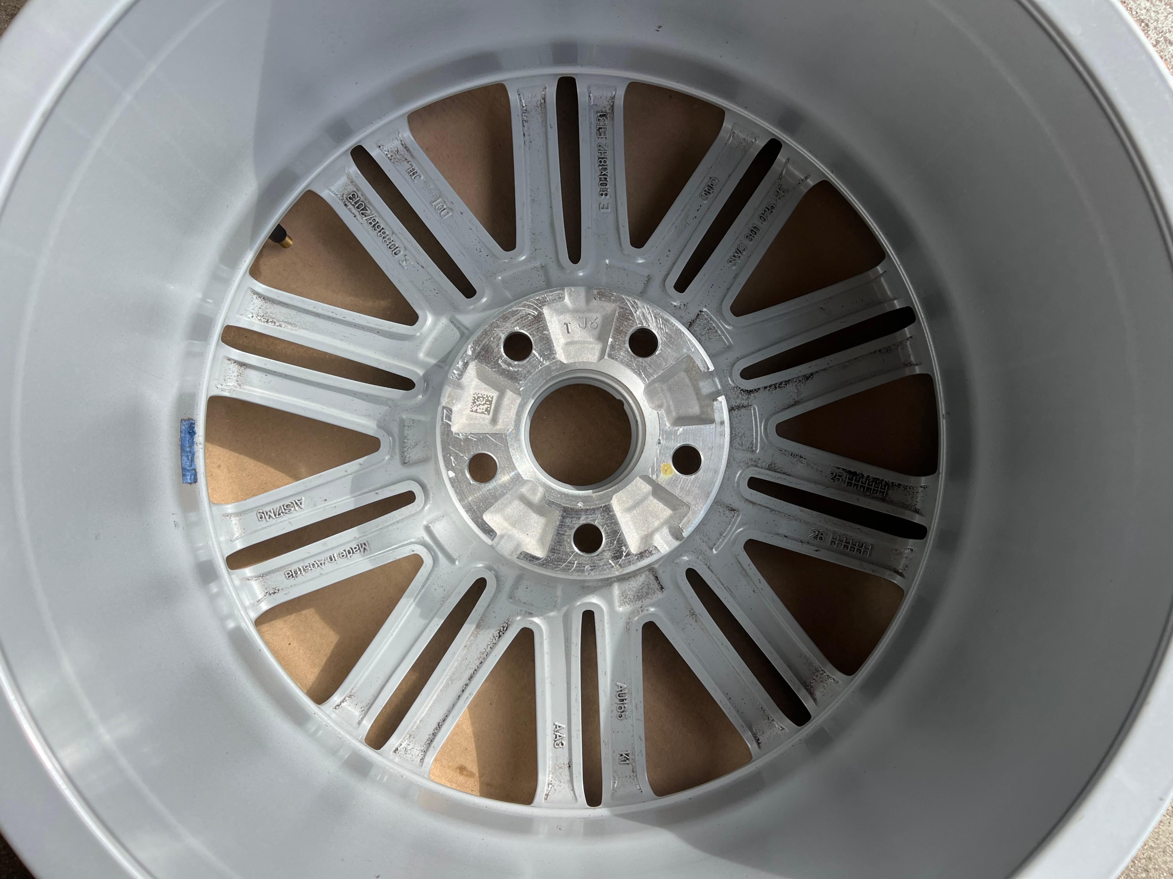 1X  ORIGINAL 18" ALUFELGE AUDI A5 S5 F9 8W 8W0601025EE 8x18 ET31 FREIHAUS