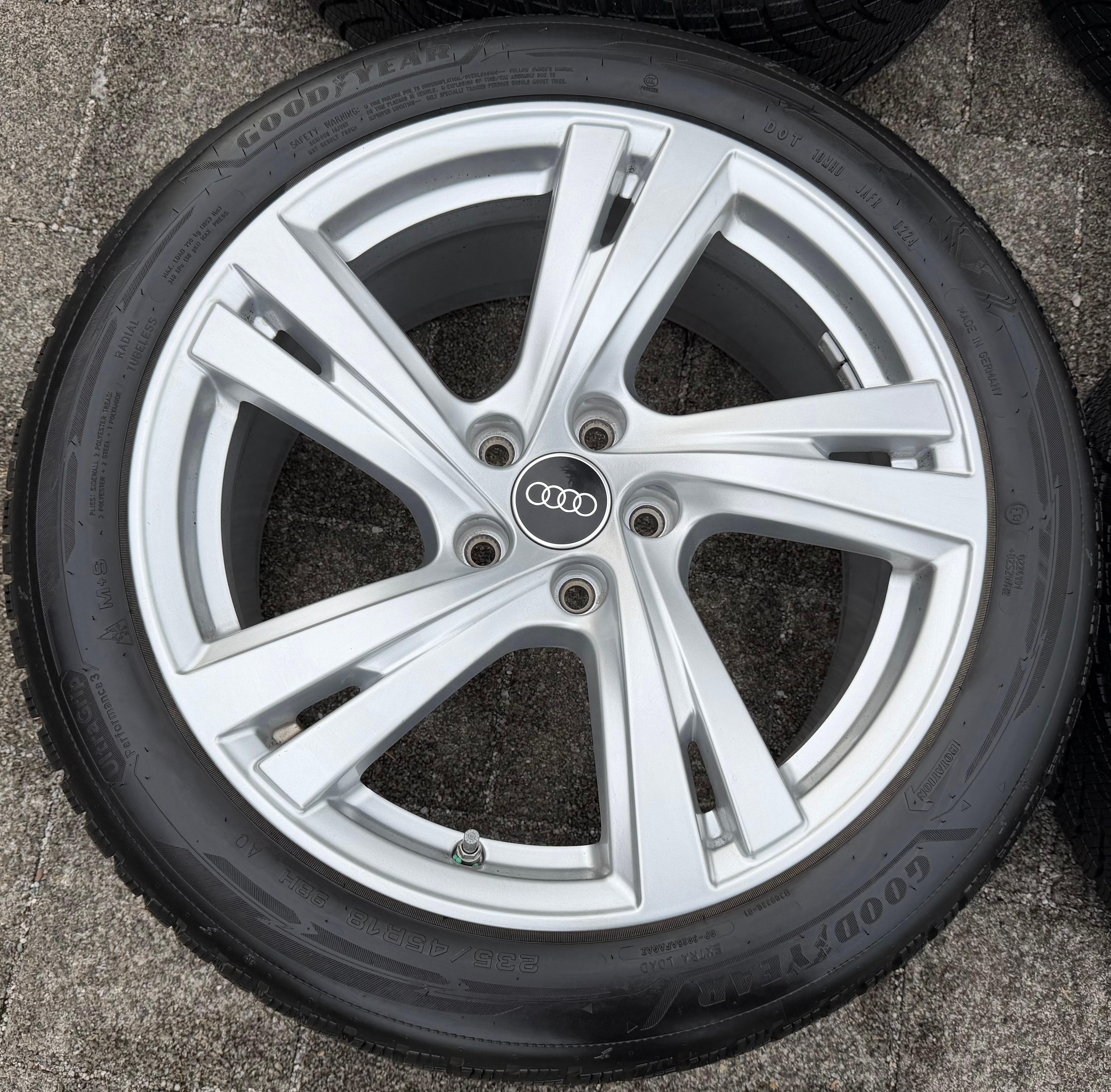 4 RUEDAS DE ALEACIÓN ORIGINALES DE INVIERNO DE 18" AUDI A5 S5 FU2 B10 8B3601025C 235/45R18 98H 2024