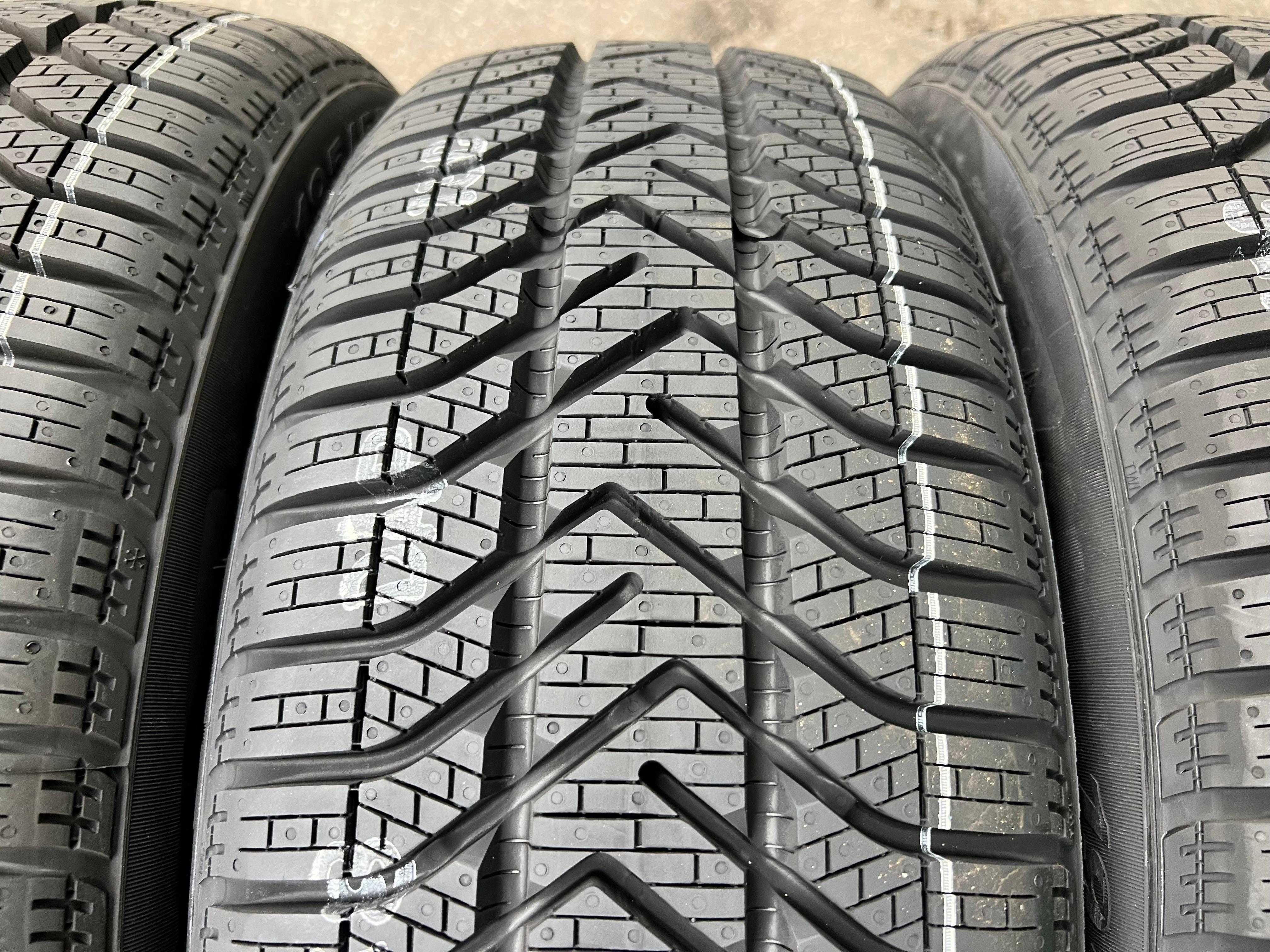 4 x 195/55R17 92H winterbanden Pirelli Snow Control 3 2022 NIEUW Gratis levering
